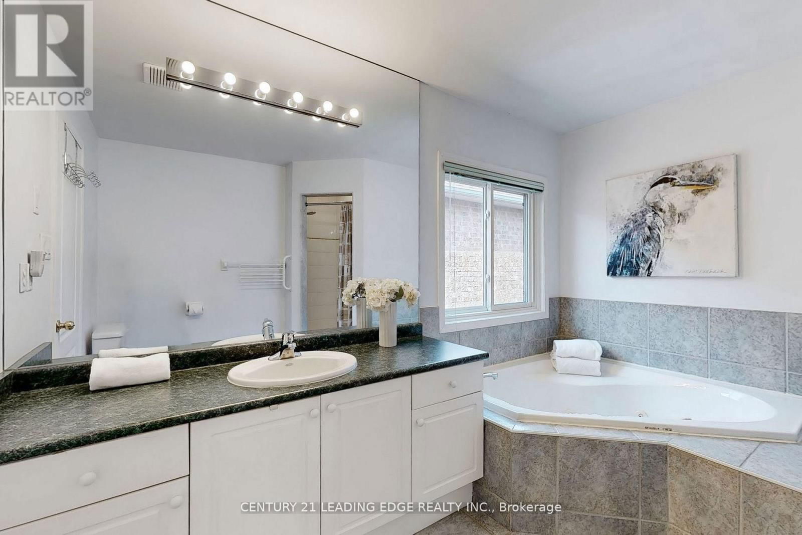 35 FORTUNE CRESCENT Image 30