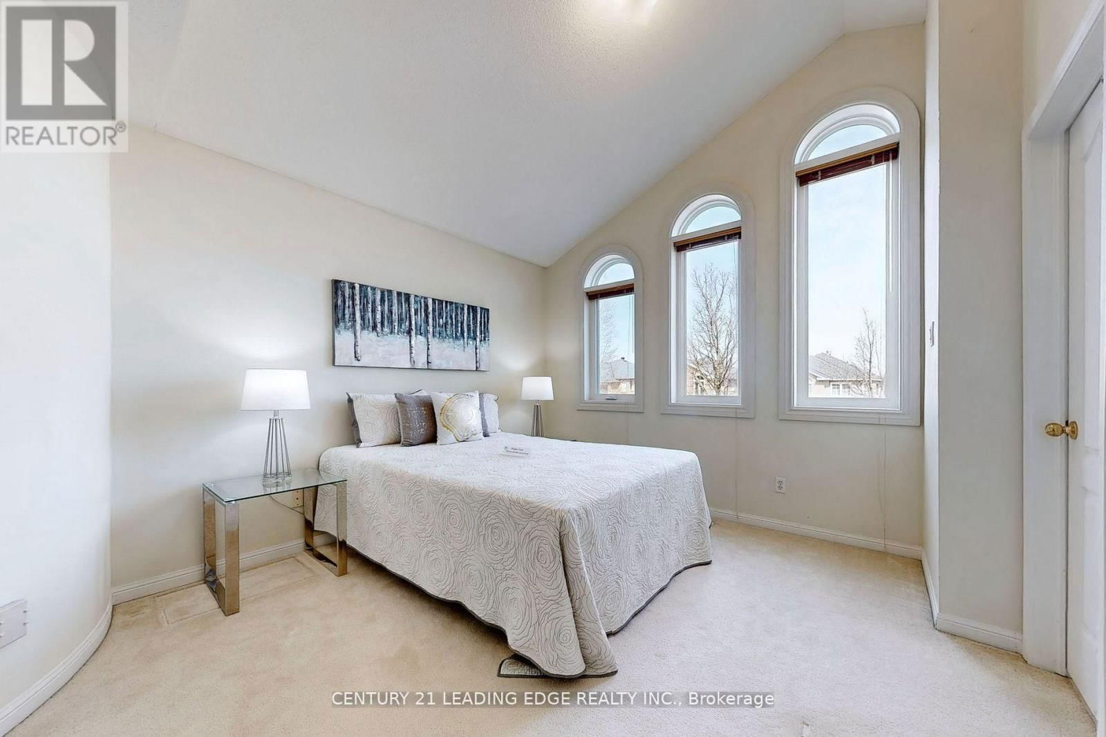 35 FORTUNE CRESCENT Image 33