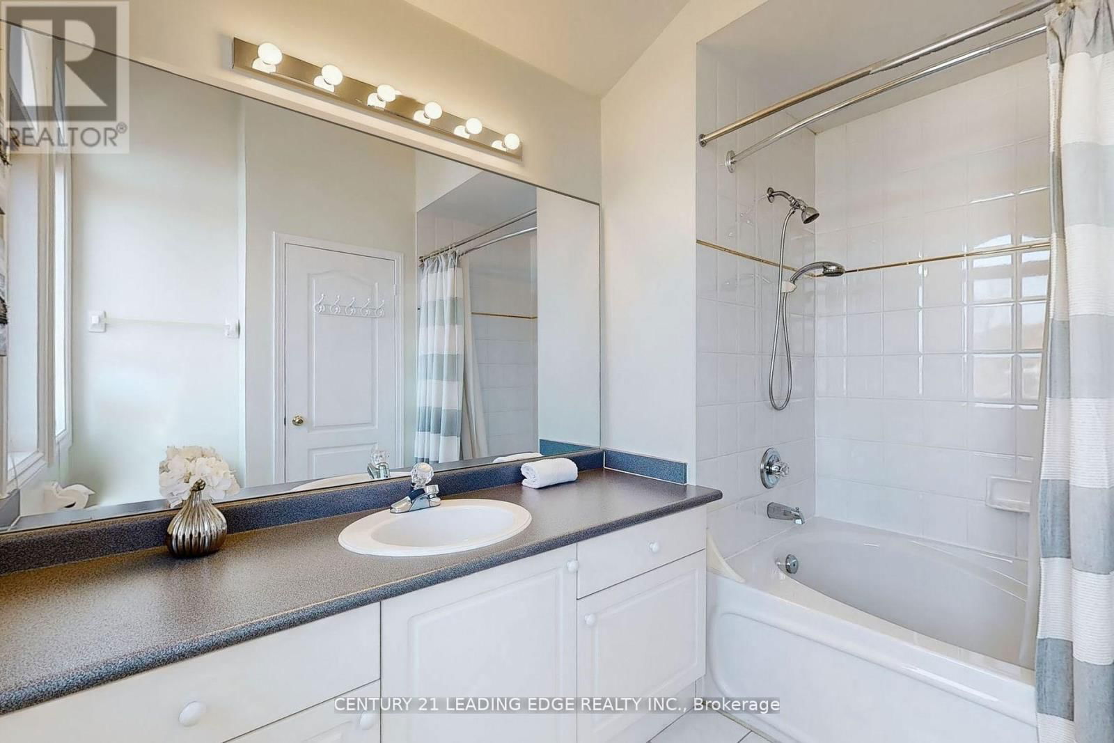 35 FORTUNE CRESCENT Image 35
