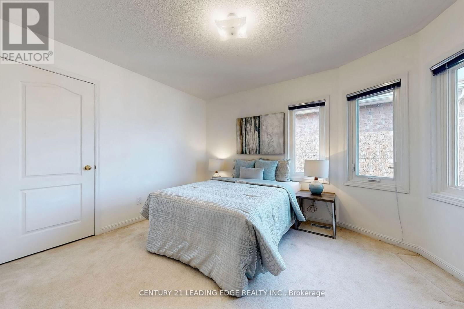 35 FORTUNE CRESCENT Image 37