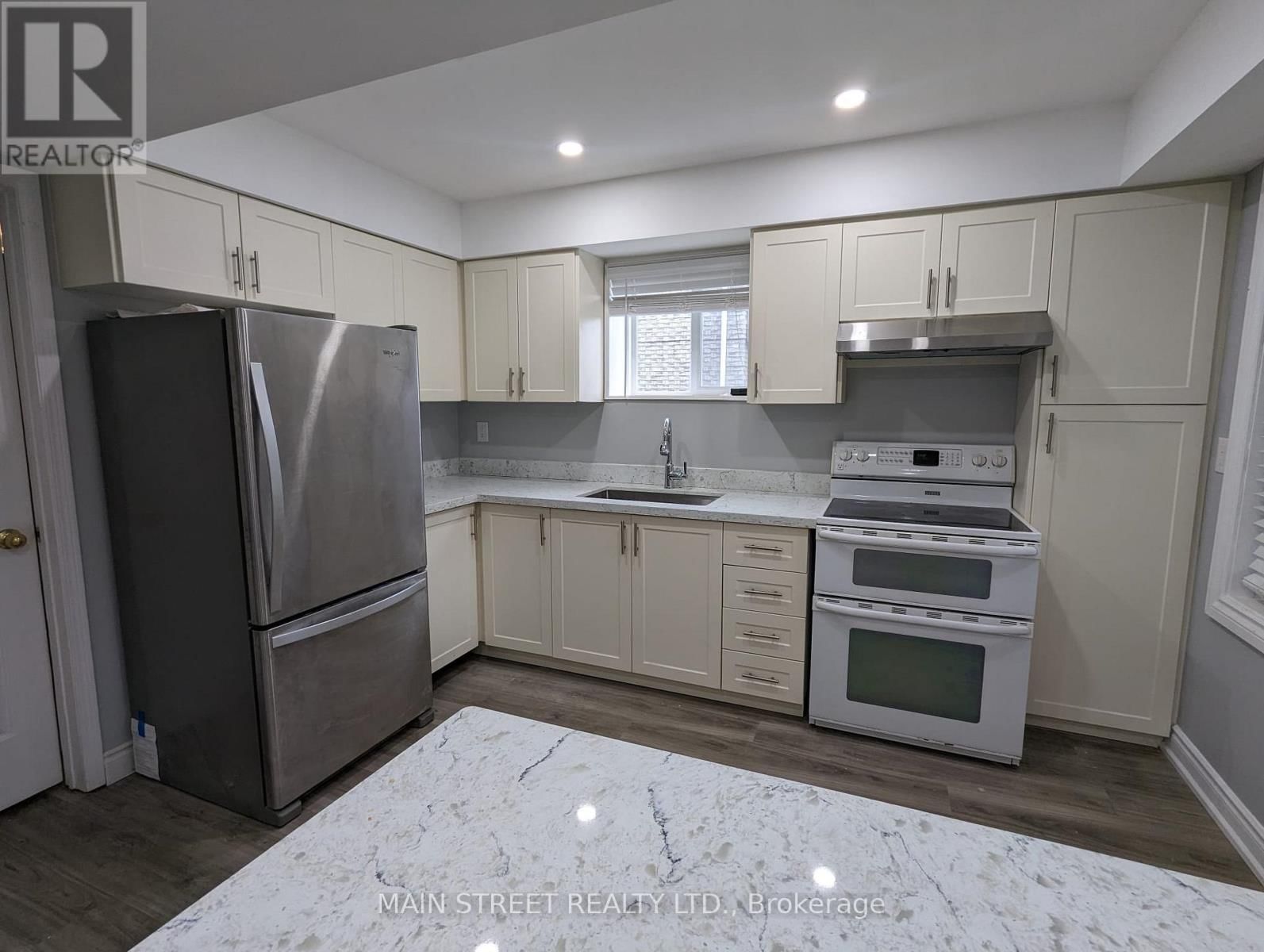 Apart - 214 STEGMAN ROAD Image 8