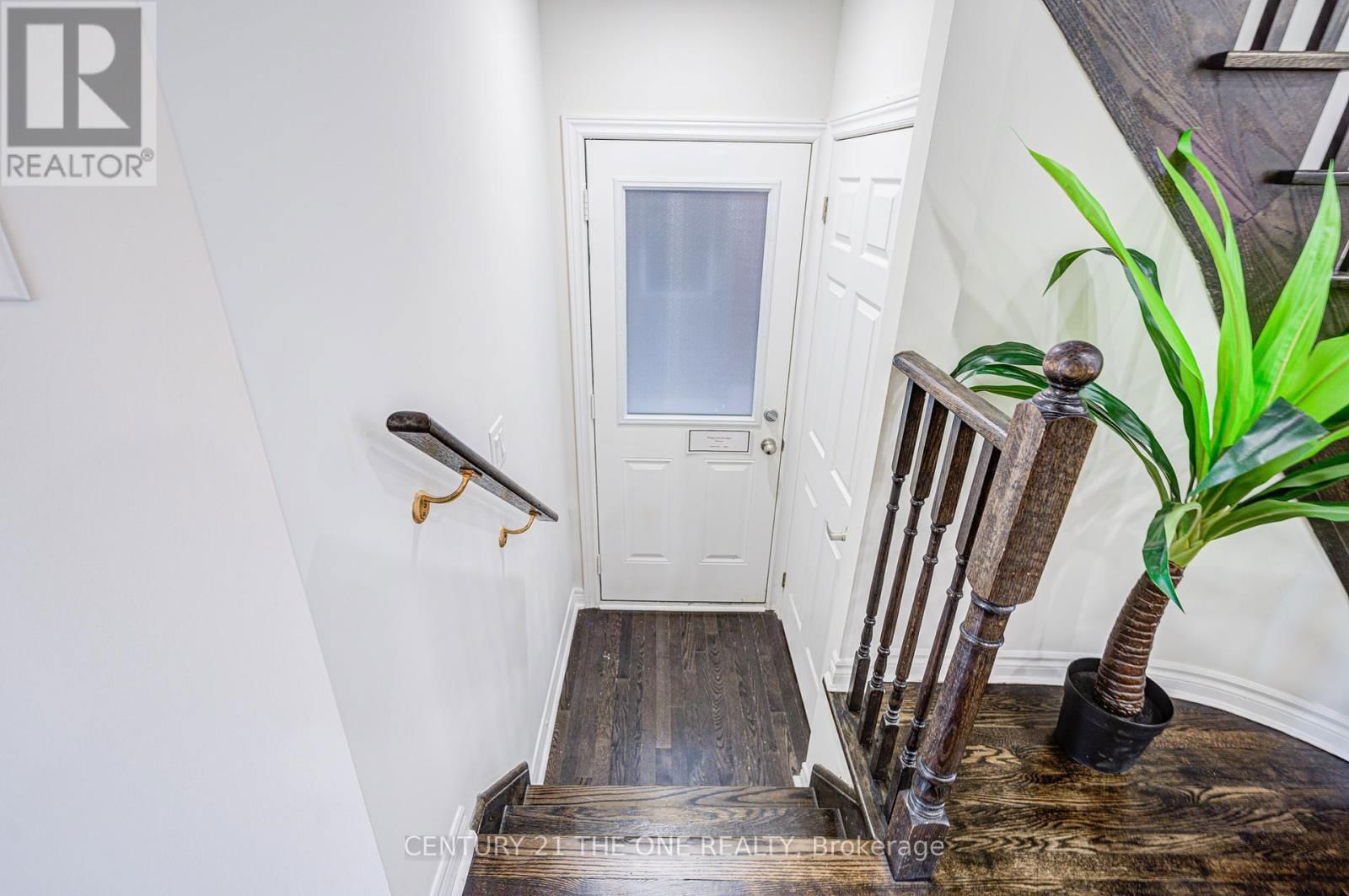 143 COLLIN COURT Image 15