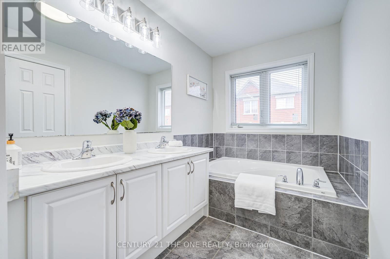 143 COLLIN COURT Image 23