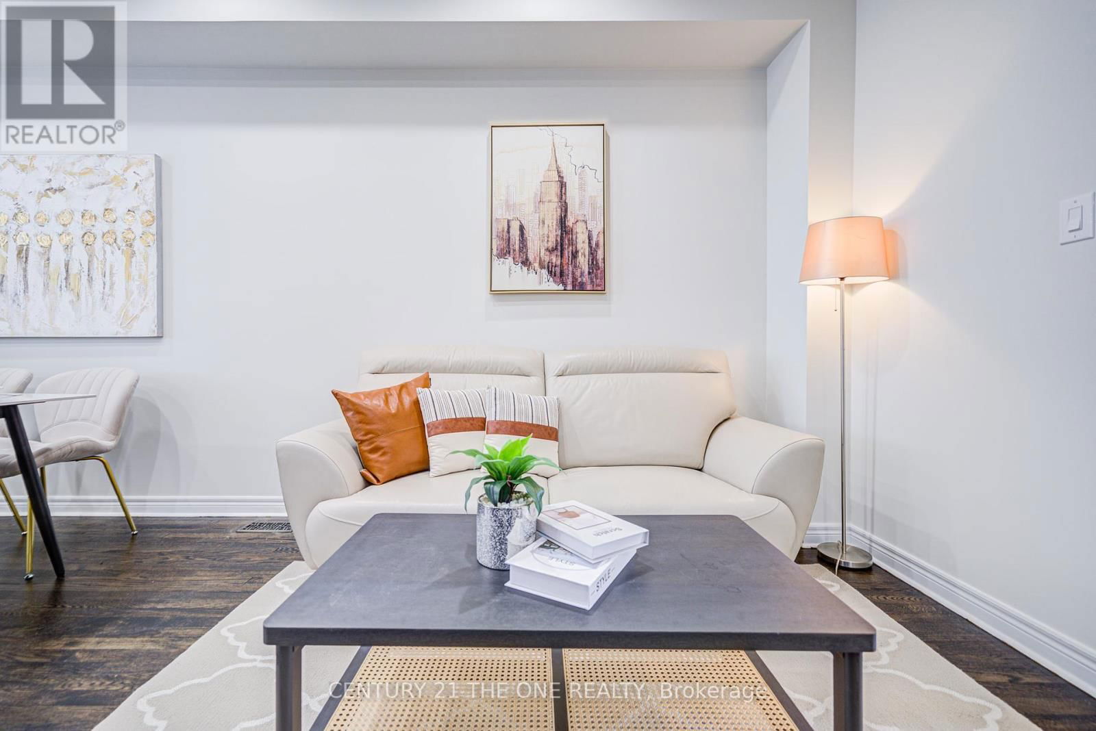 143 COLLIN COURT Image 3
