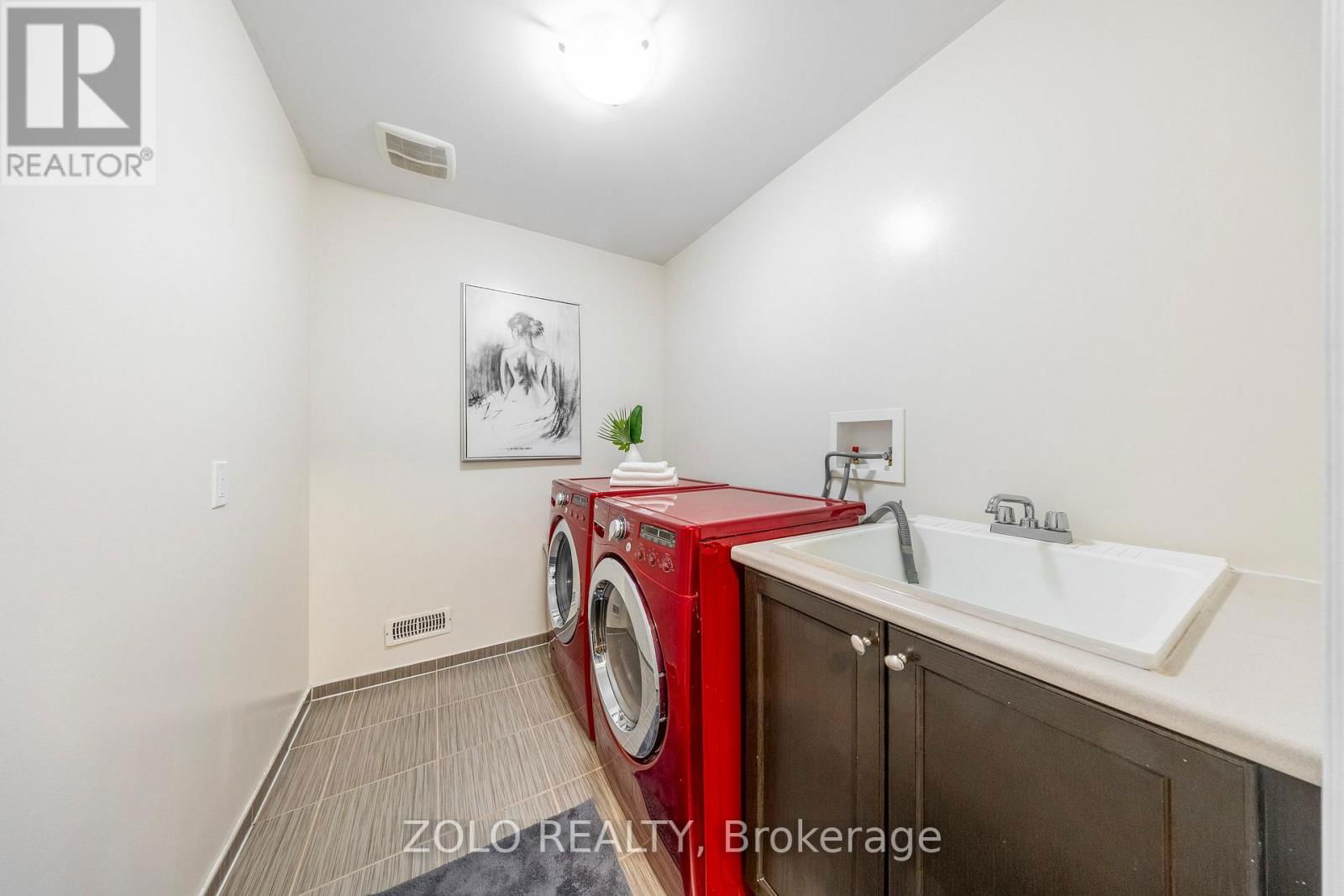 11 JOHN DAVIS GATE Image 26
