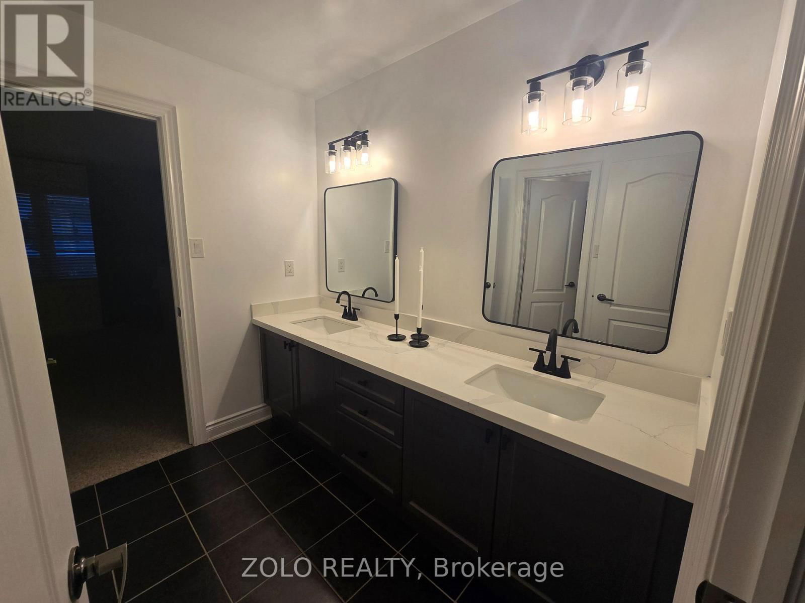 11 JOHN DAVIS GATE Image 30