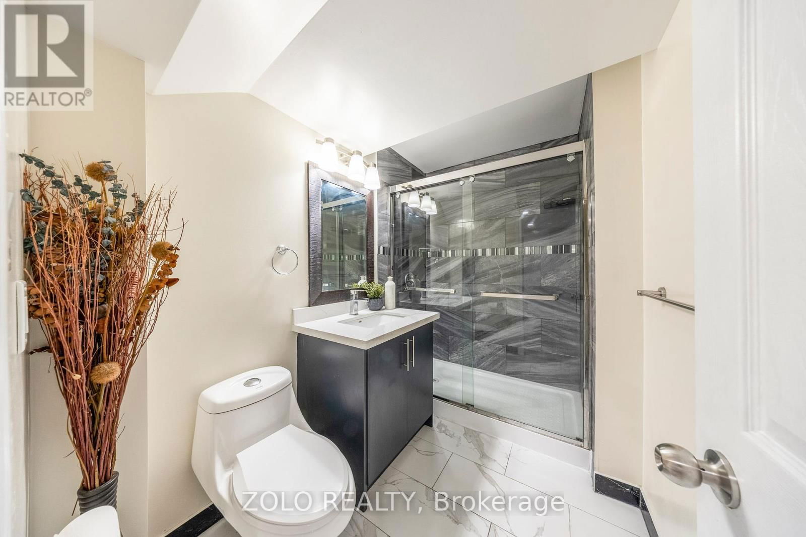 11 JOHN DAVIS GATE Image 35