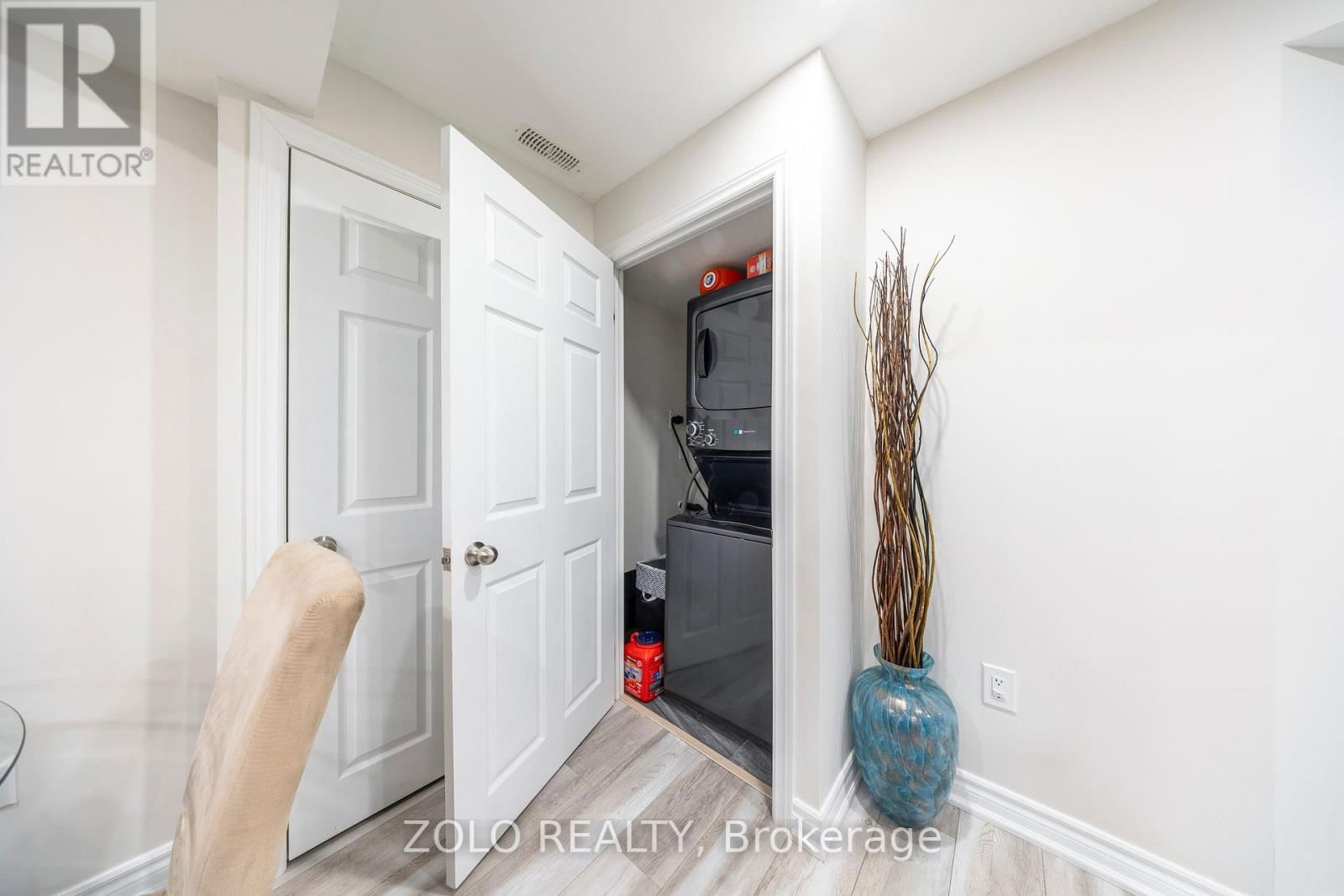 11 JOHN DAVIS GATE Image 38
