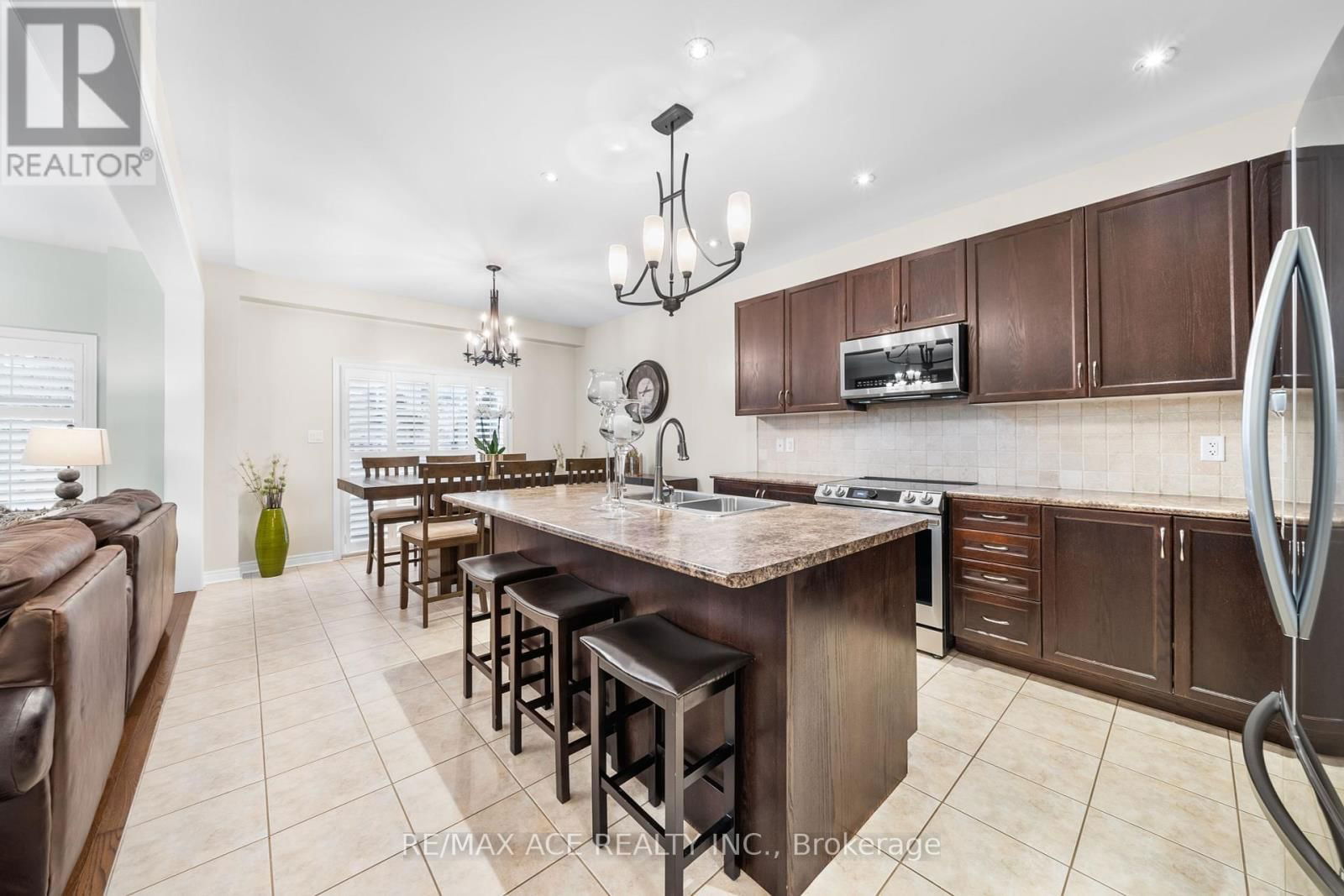 224 FREDERICK CURRAN LANE Image 6