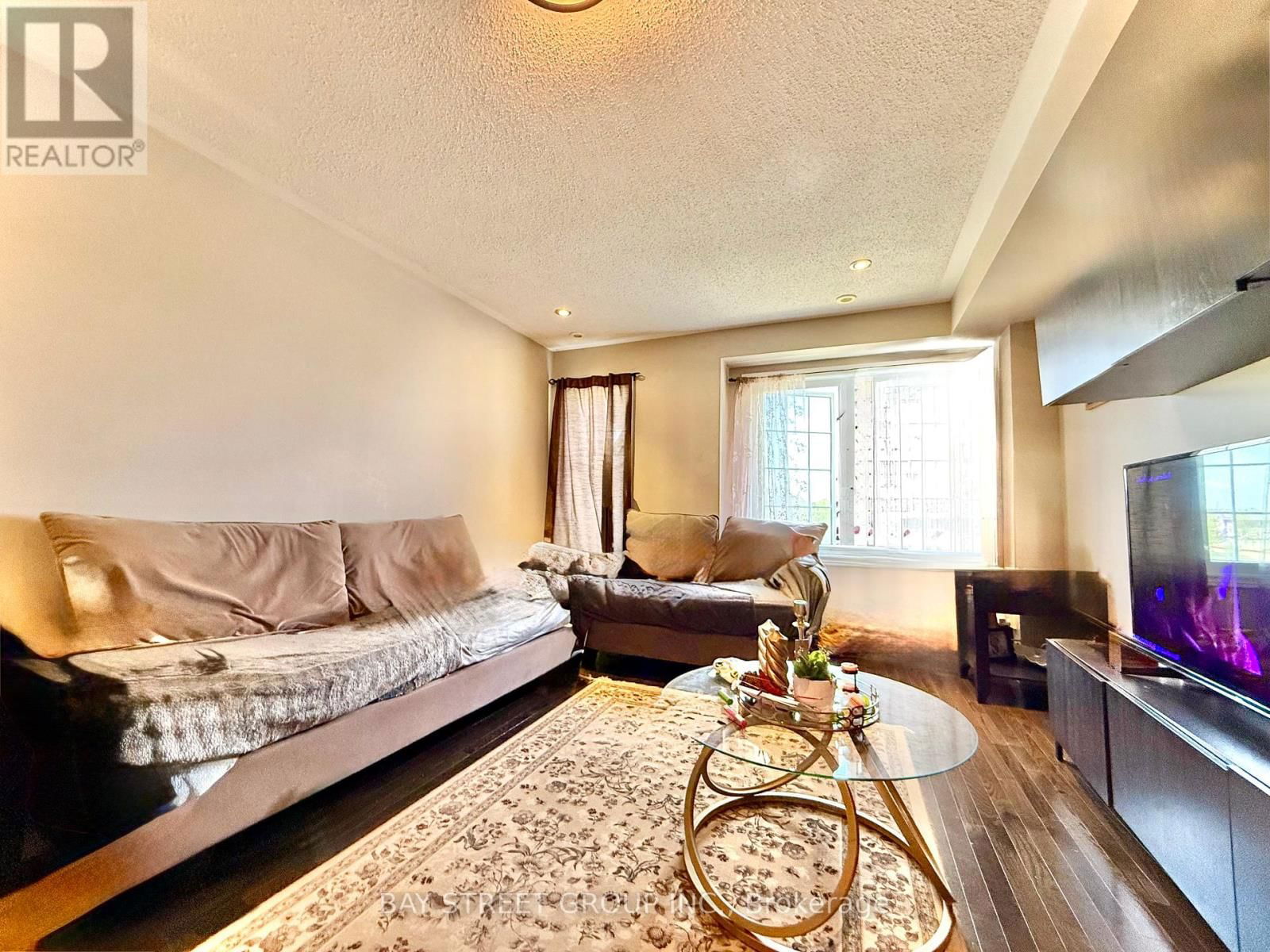 9958 MCCOWAN ROAD Image 2