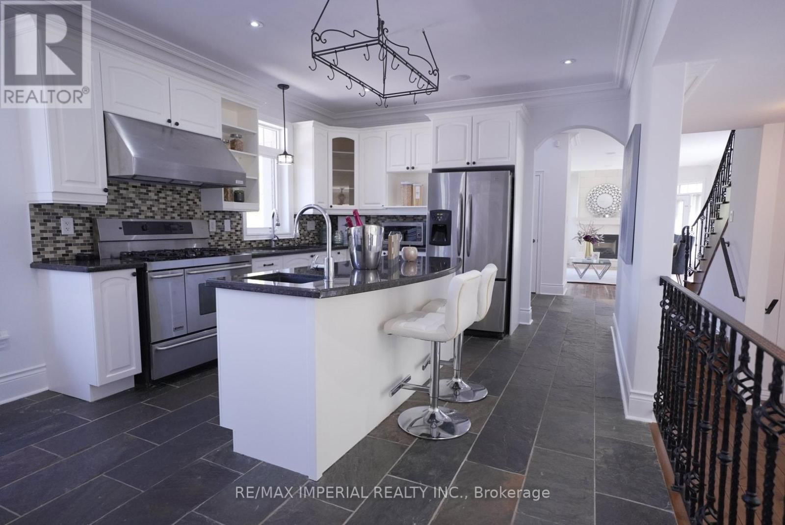 369 GILPIN DRIVE Image 6