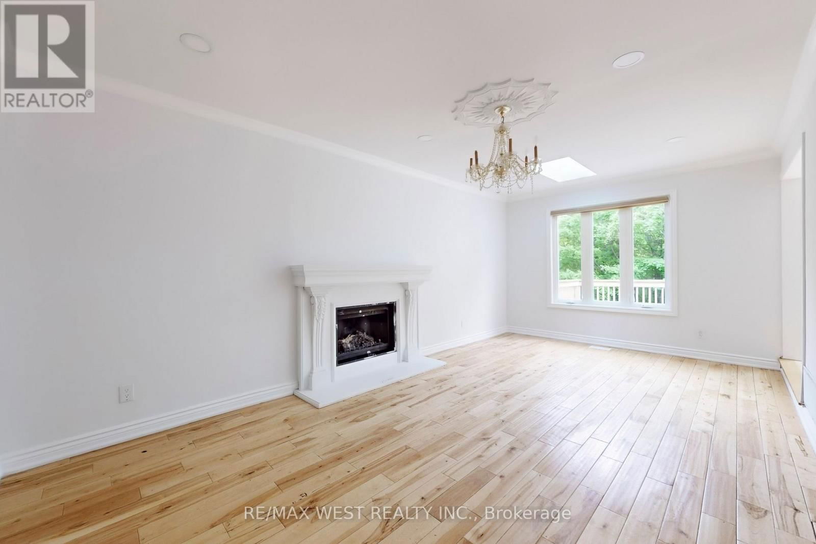 16 PRINCE EDWARD BOULEVARD Image 5