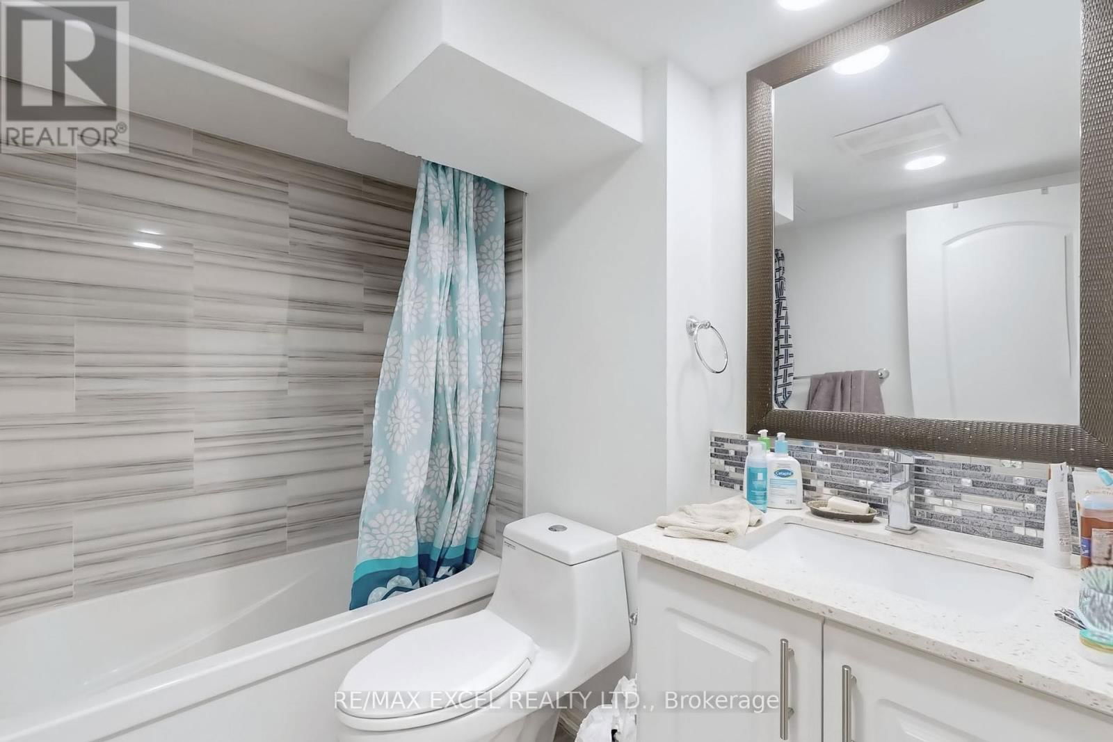 553 RIVERLANDS AVENUE Image 39