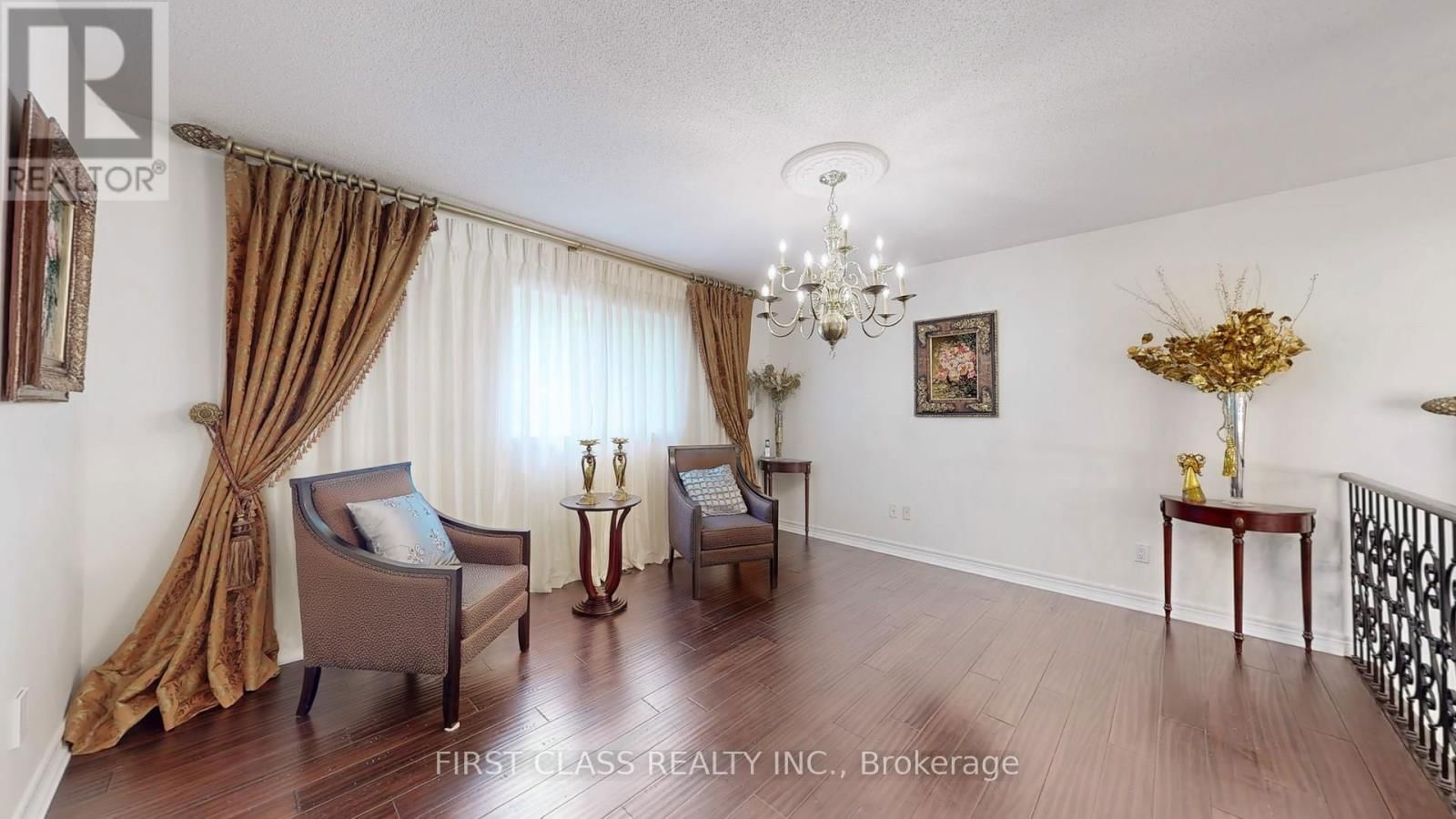 35 VALEMOUNT WAY SOUTH Image 22