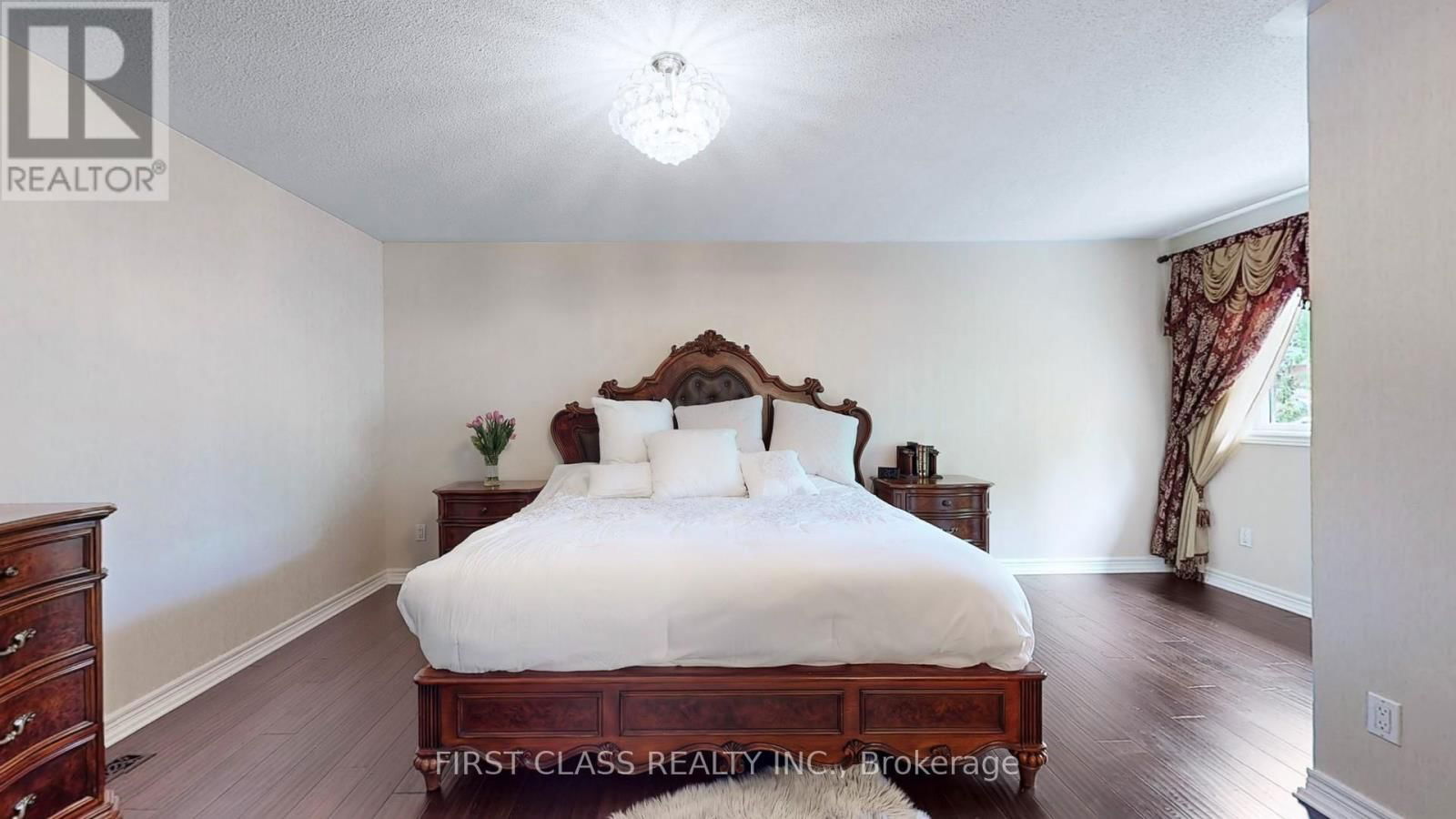 35 VALEMOUNT WAY SOUTH Image 26
