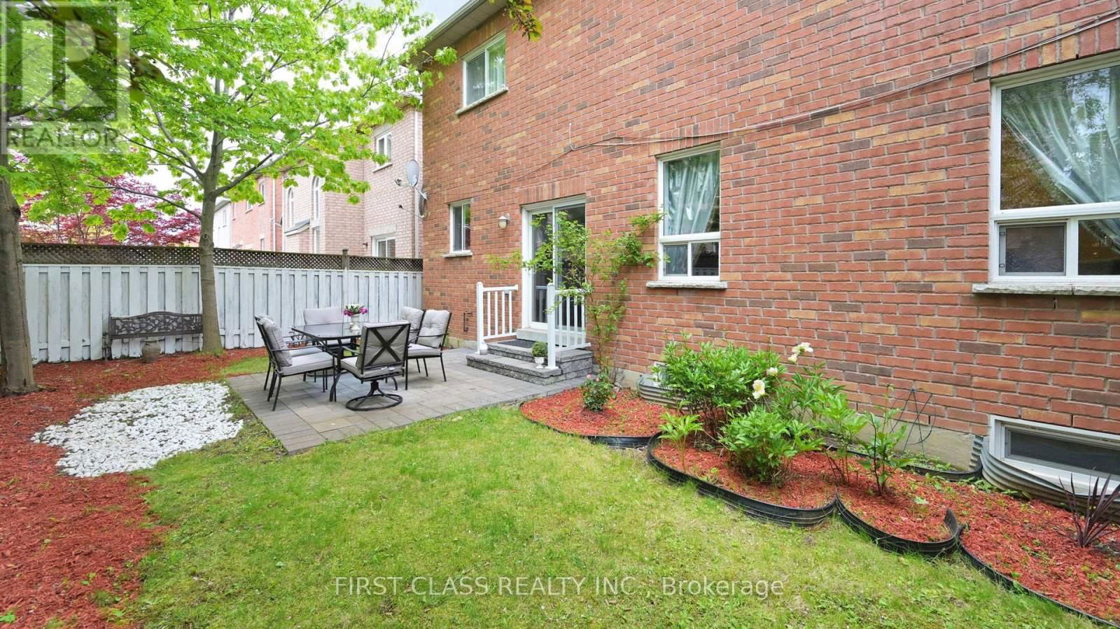 35 VALEMOUNT WAY SOUTH Image 40