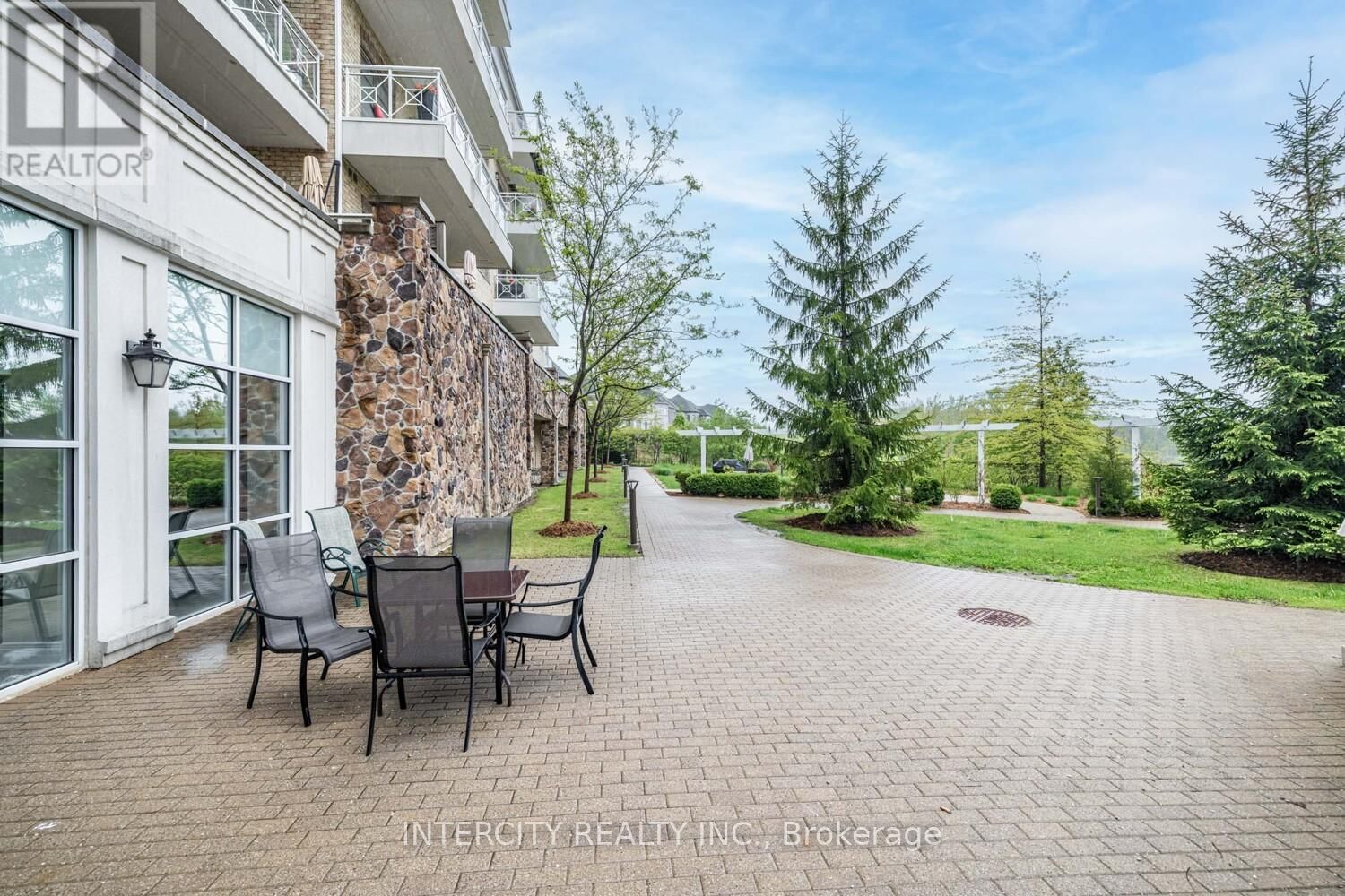428 - 80 BURNS BOULEVARD Image 20