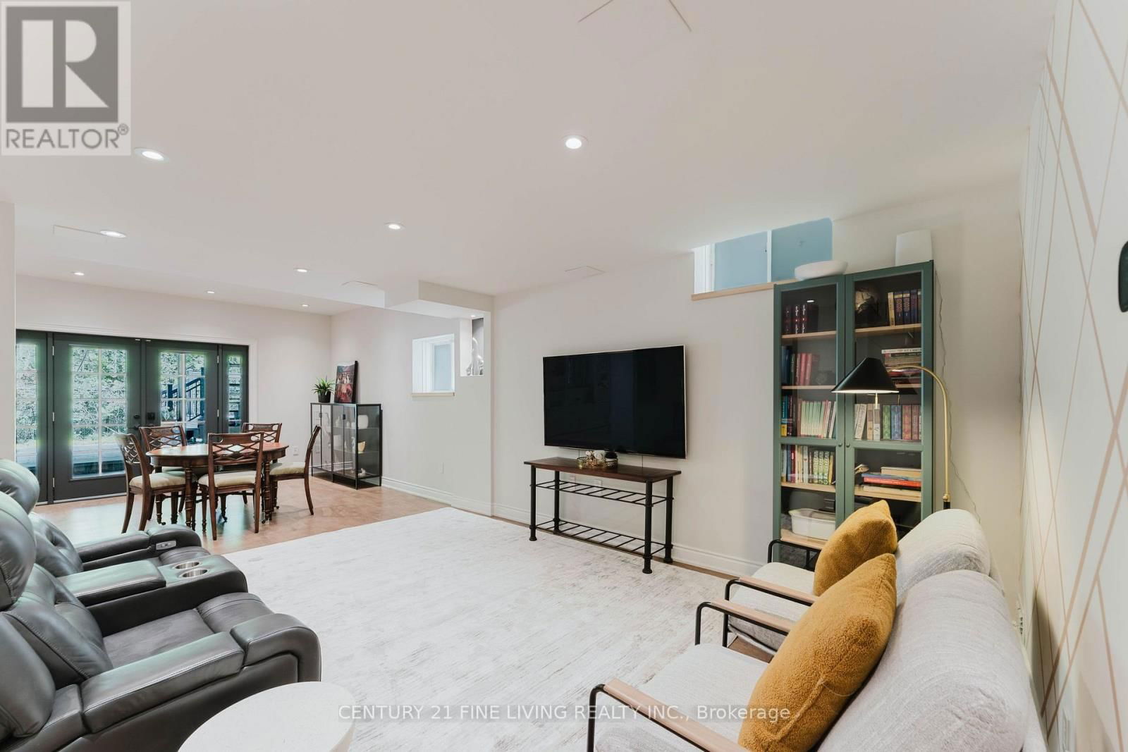 96 WOLF CREEK CRESCENT Image 33