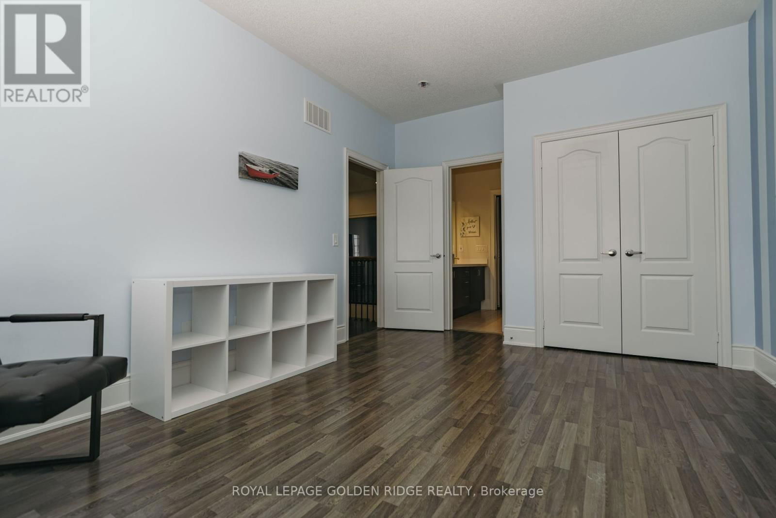 20 CRANE STREET Image 19
