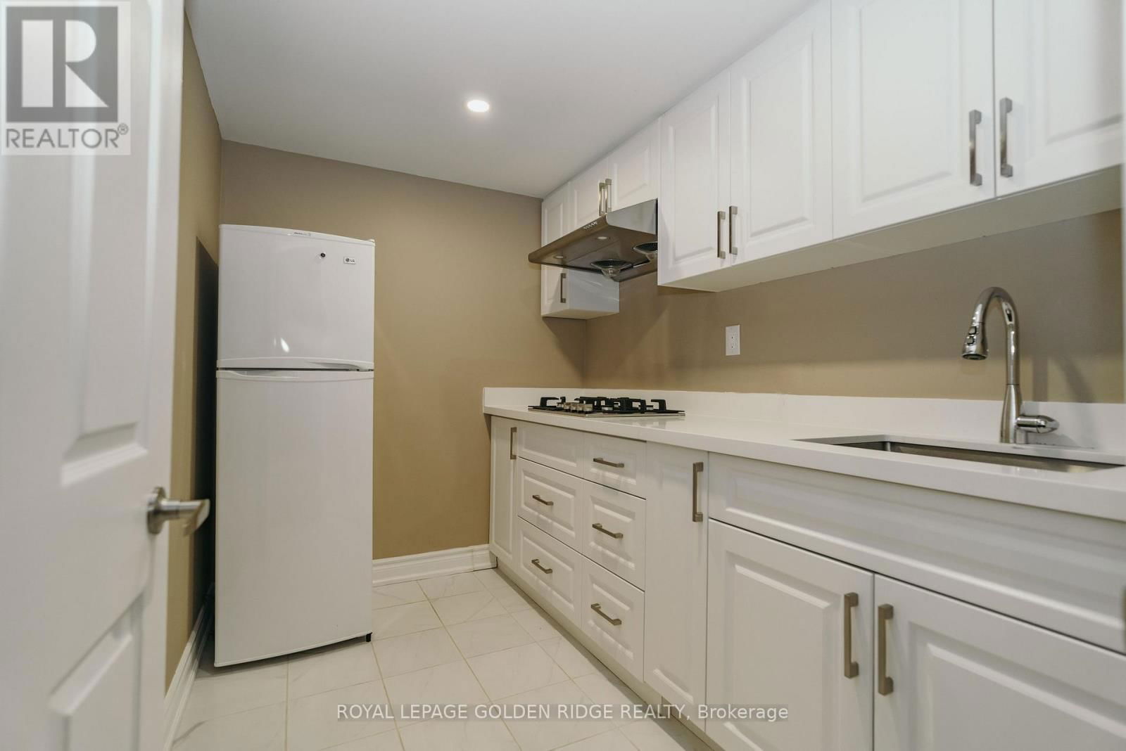 20 CRANE STREET Image 27