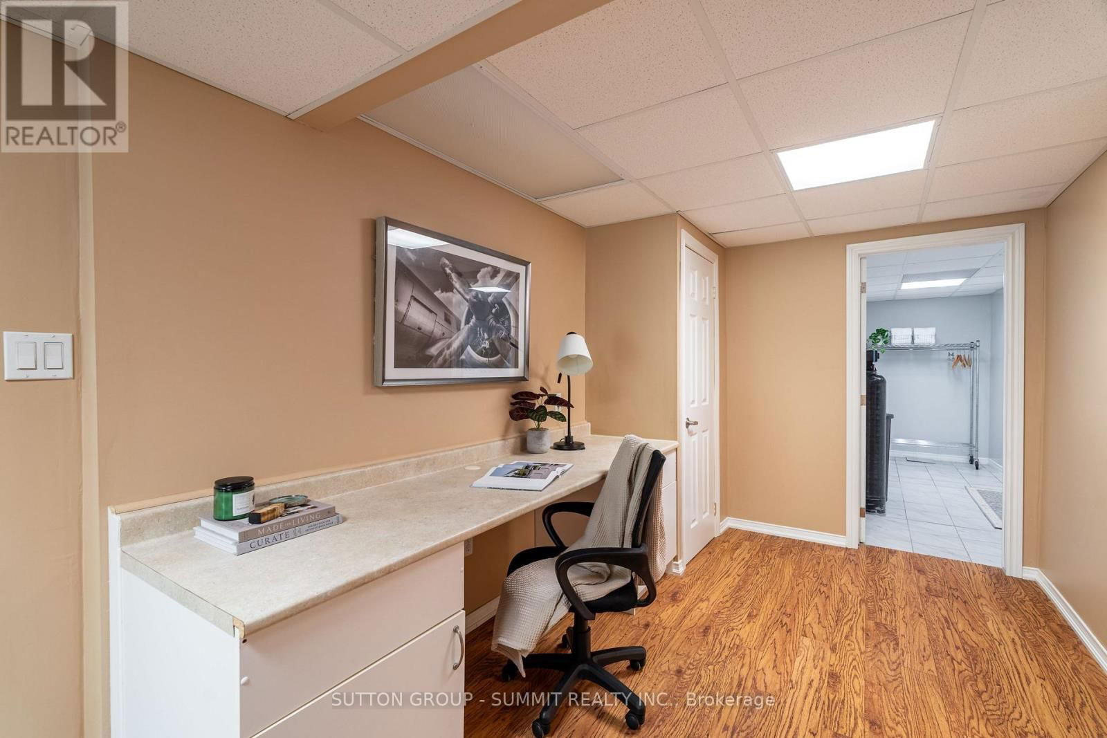 55 MEADOWS END CRESCENT Image 35