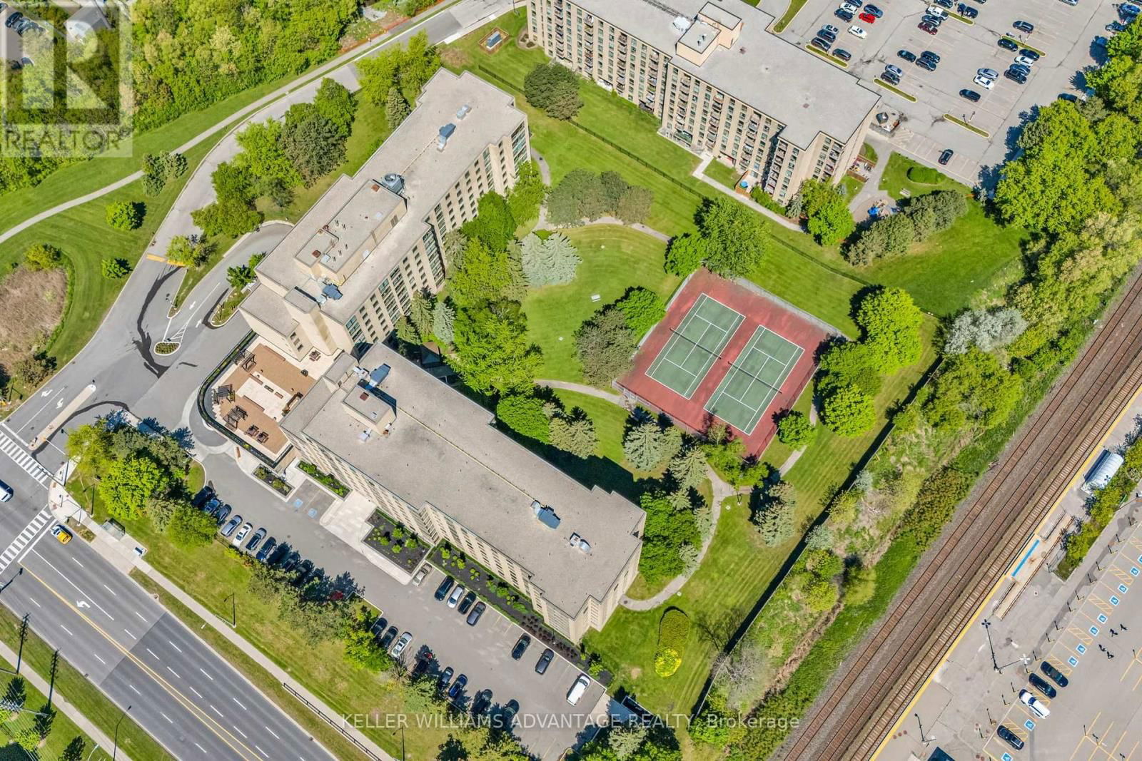 516 - 326 MAJOR MACKENZIE DRIVE EAST Image 35