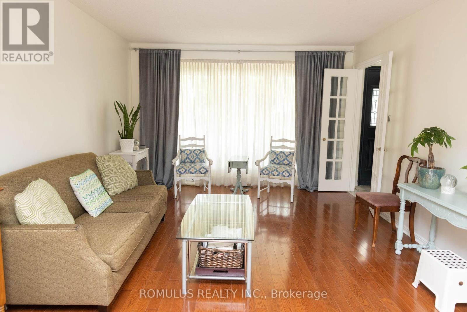 75 OAK LEA CIRCLE Image 10