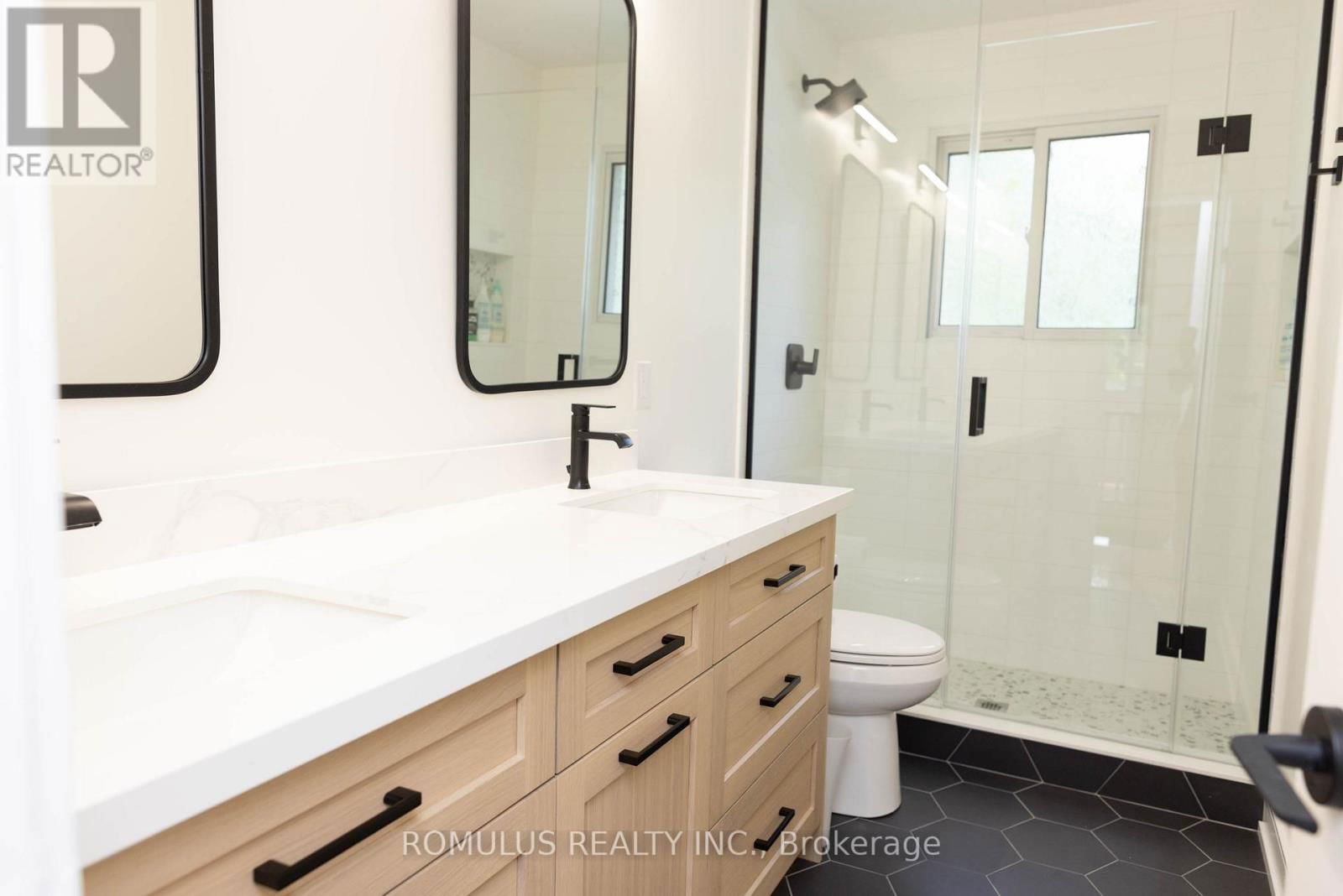 75 OAK LEA CIRCLE Image 24