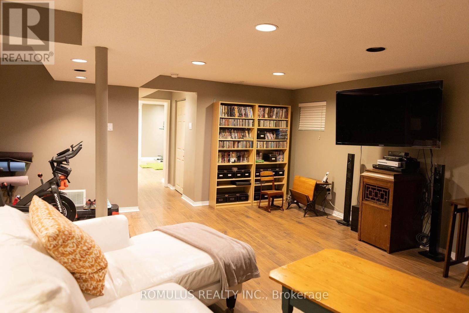 75 OAK LEA CIRCLE Image 30