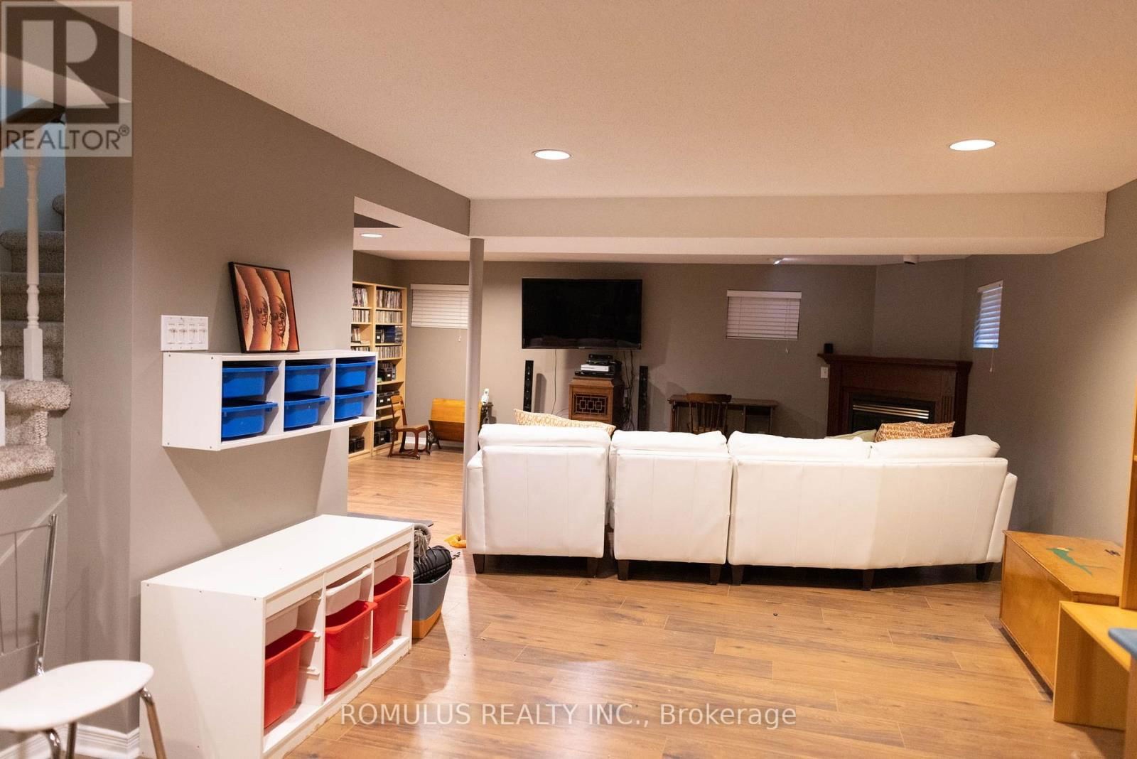 75 OAK LEA CIRCLE Image 31