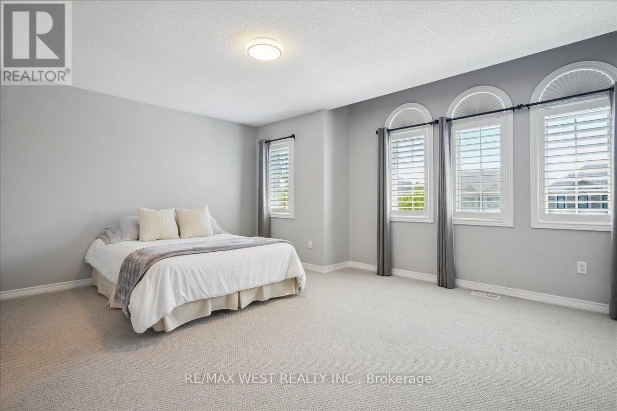 206 SHELBOURNE DRIVE Image 11