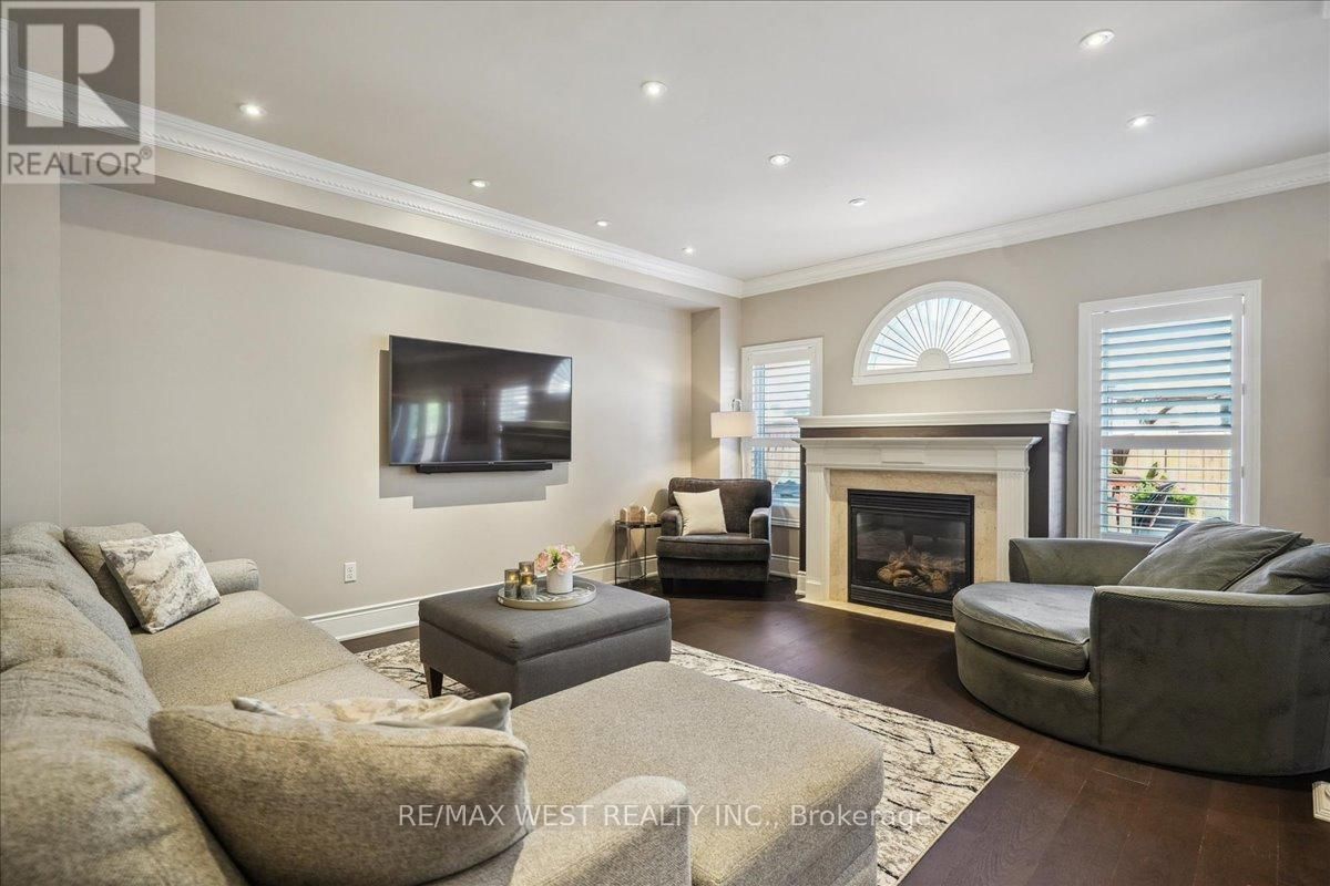 206 SHELBOURNE DRIVE Image 4