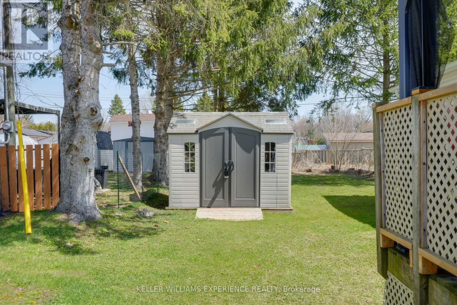 7 SHAMROCK CRESCENT Image 15