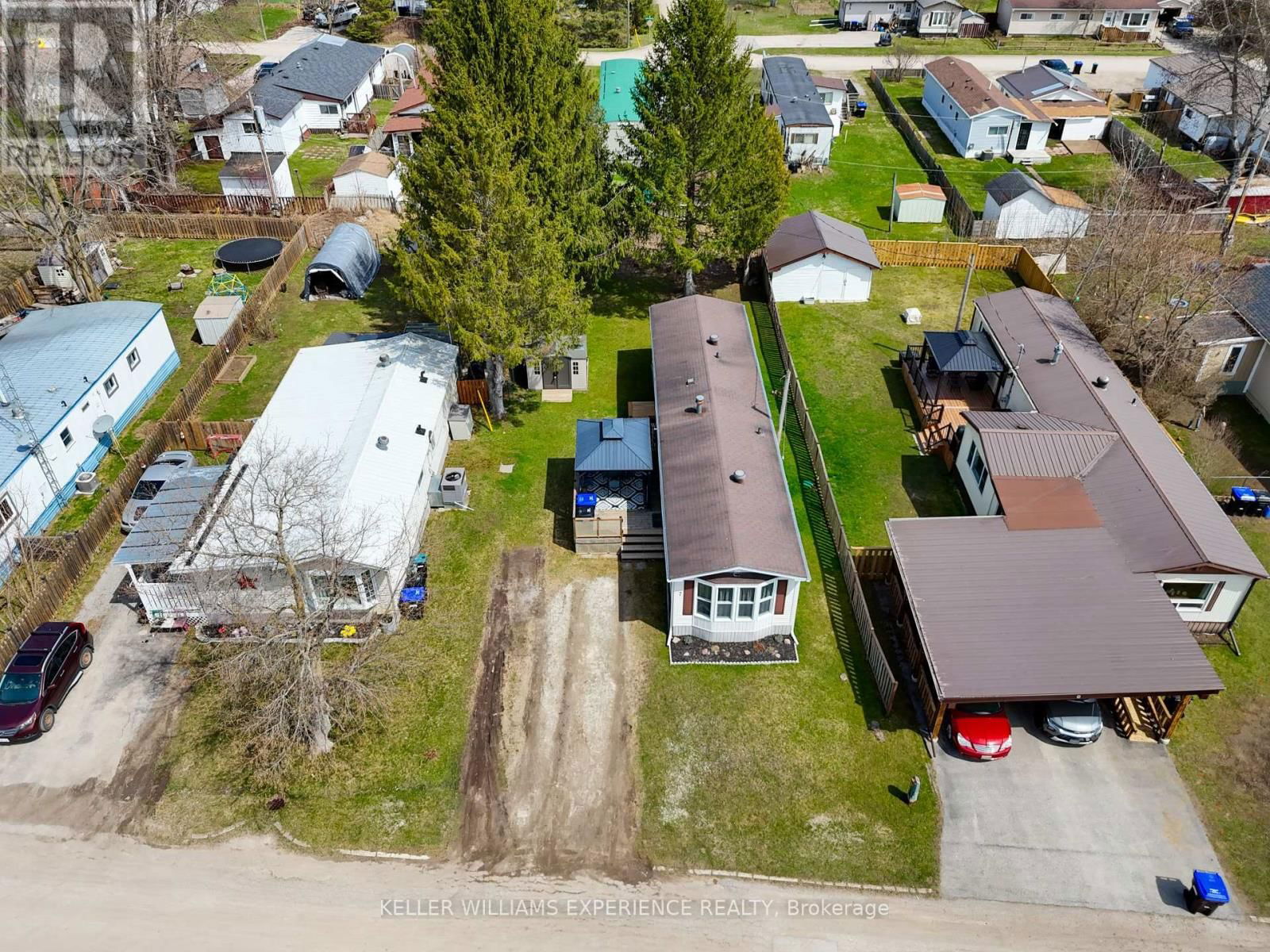 7 SHAMROCK CRESCENT Image 21