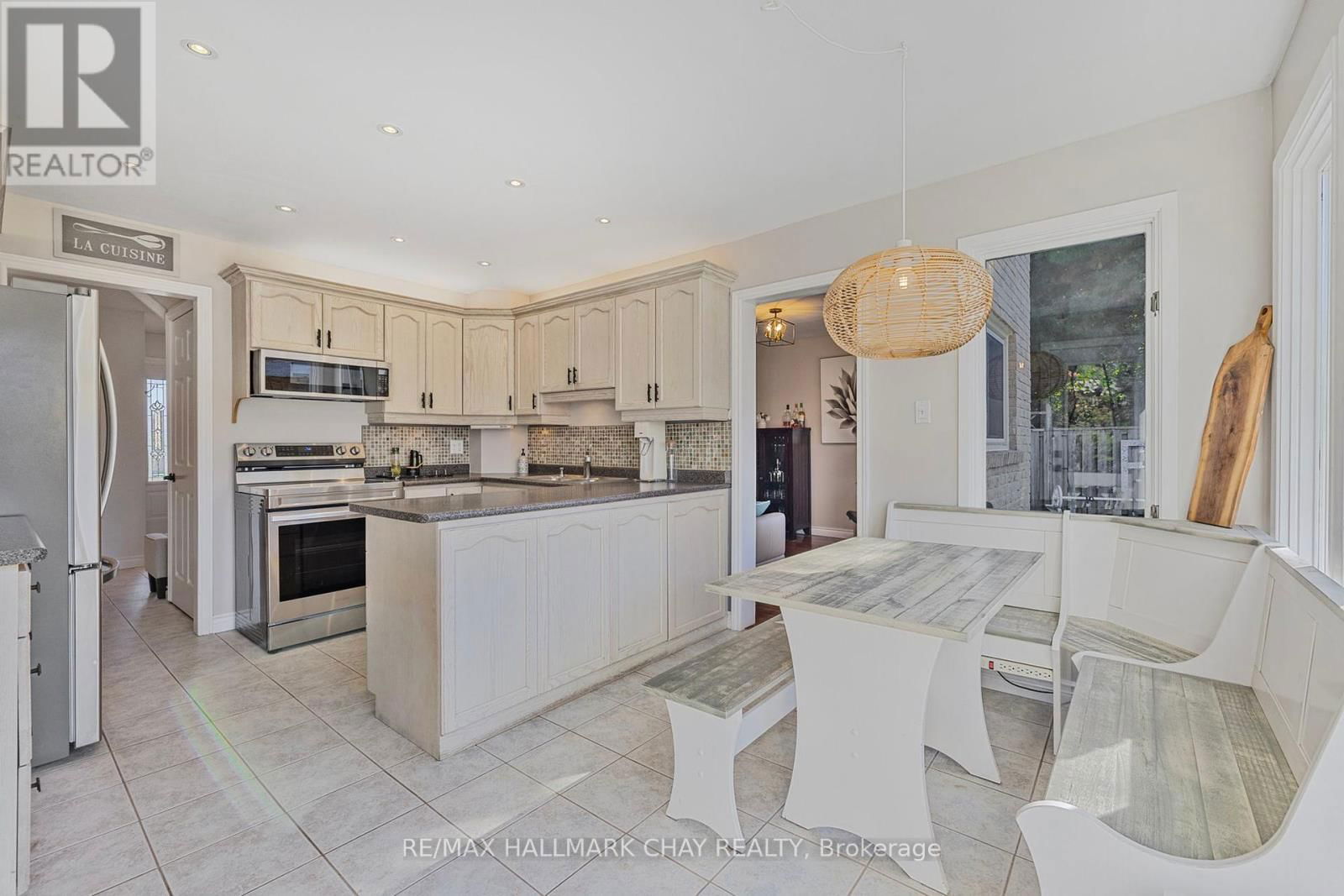 278 DURHAM COURT Image 16
