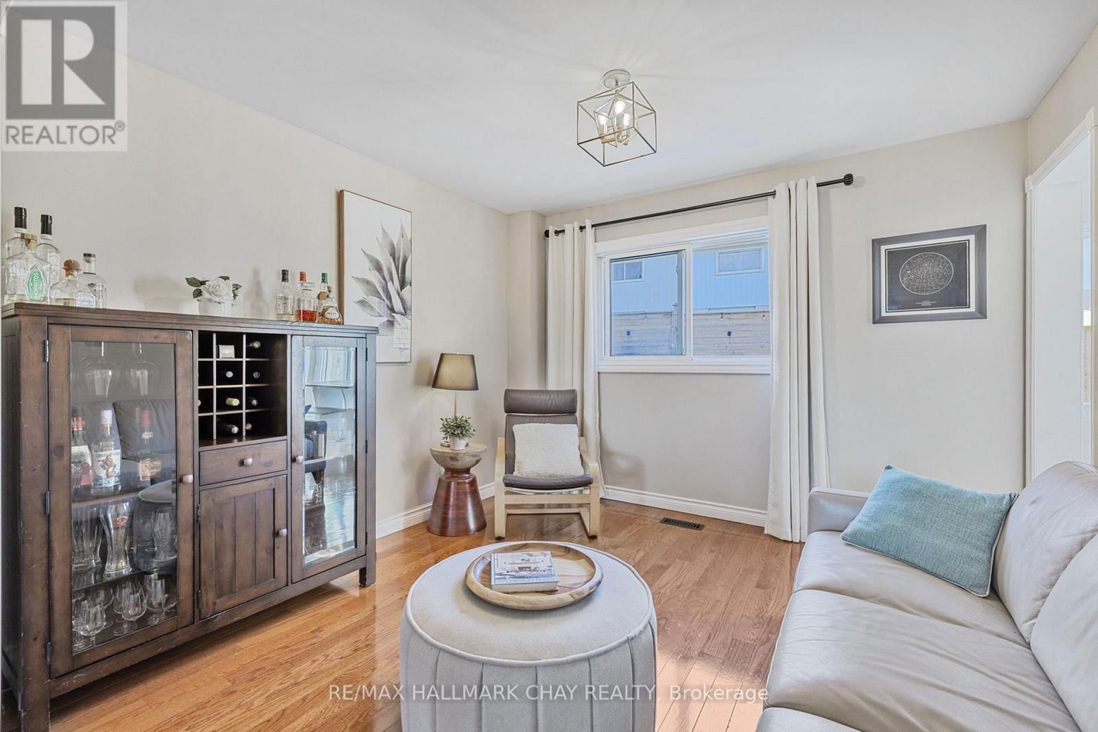 278 DURHAM COURT Image 19
