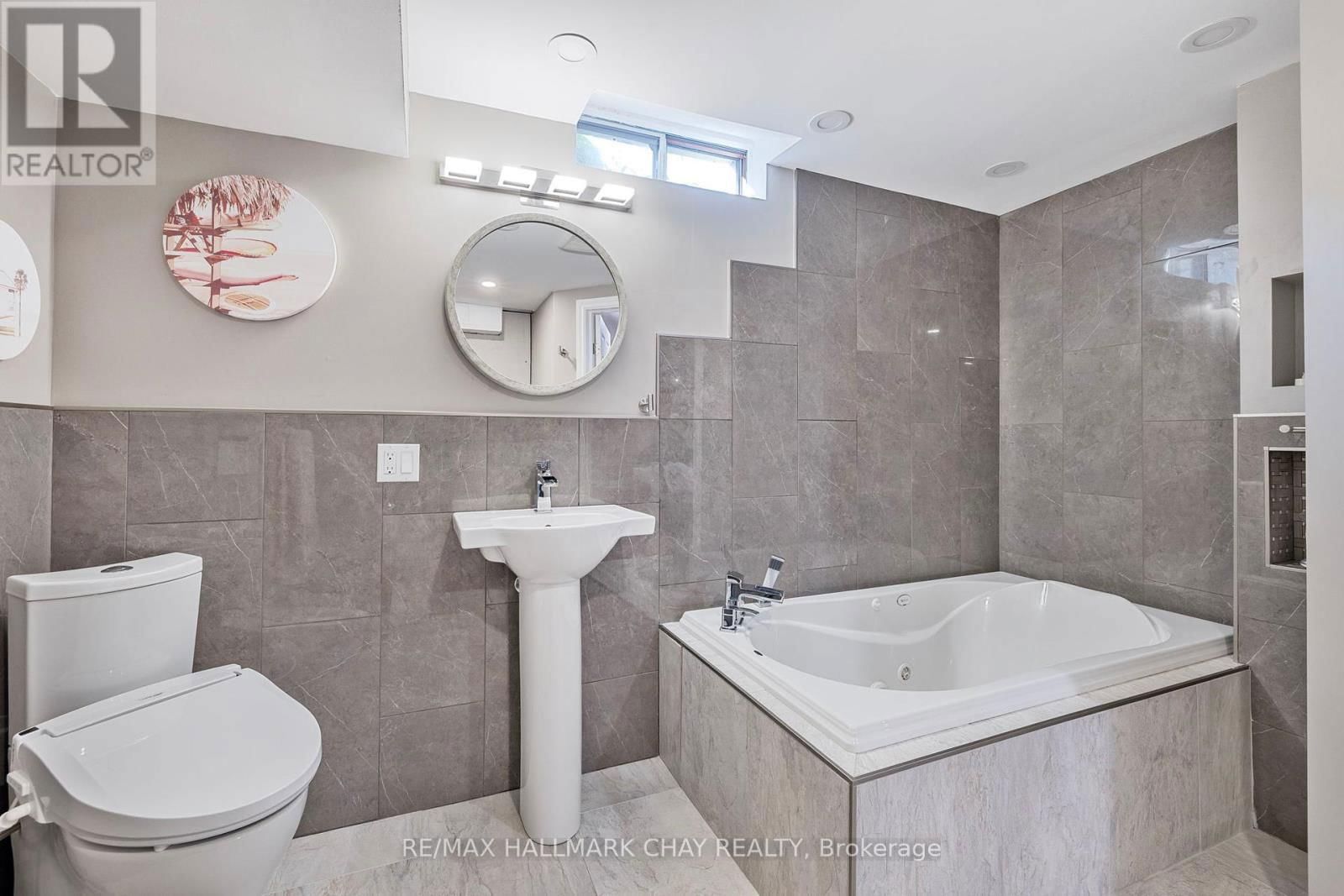 278 DURHAM COURT Image 29