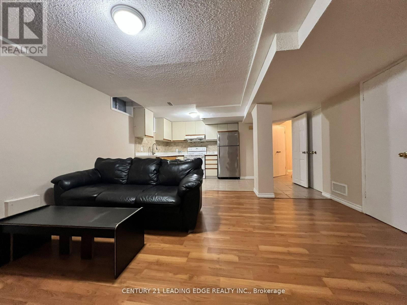 BSMT - 35 IRENEMOUNT CRESCENT Image 6