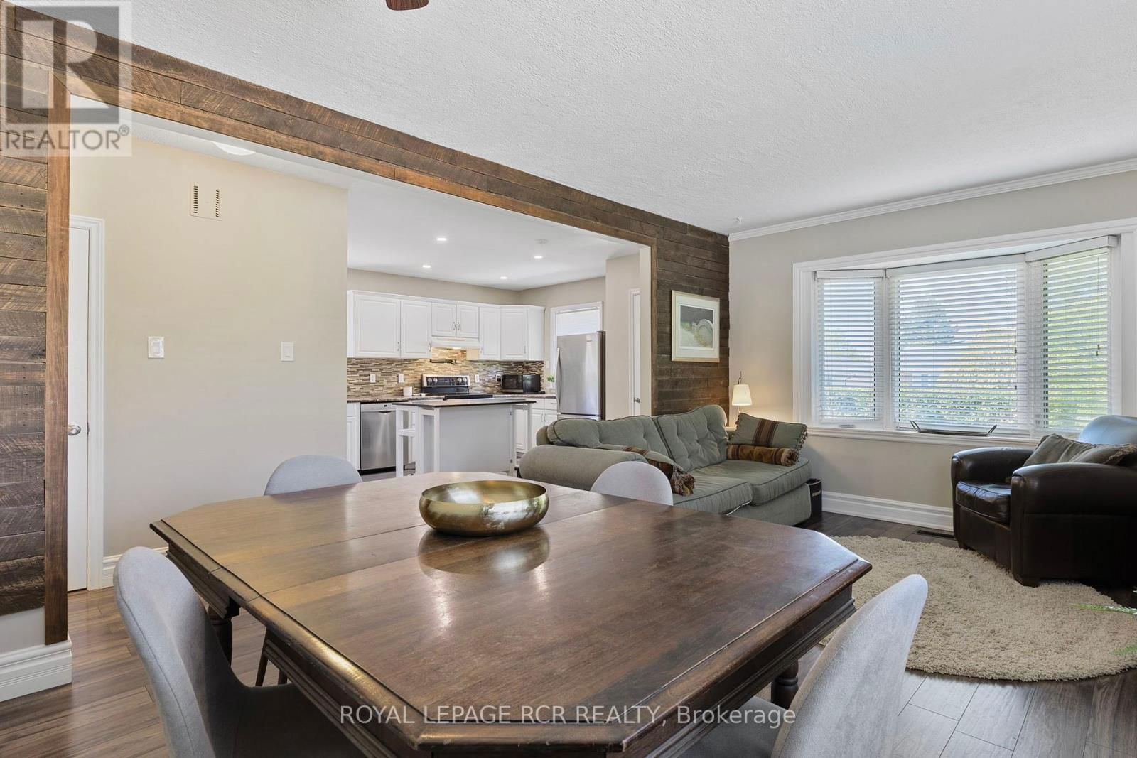 99 THORNTON AVENUE Image 15