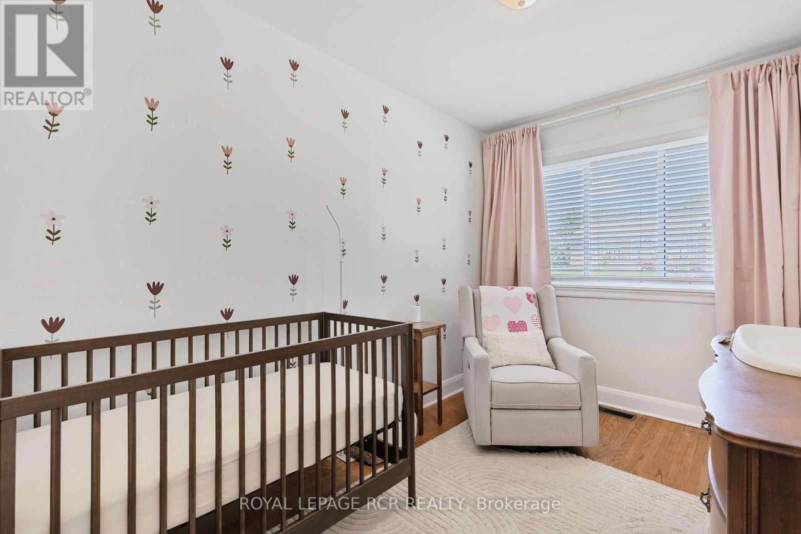99 THORNTON AVENUE Image 17