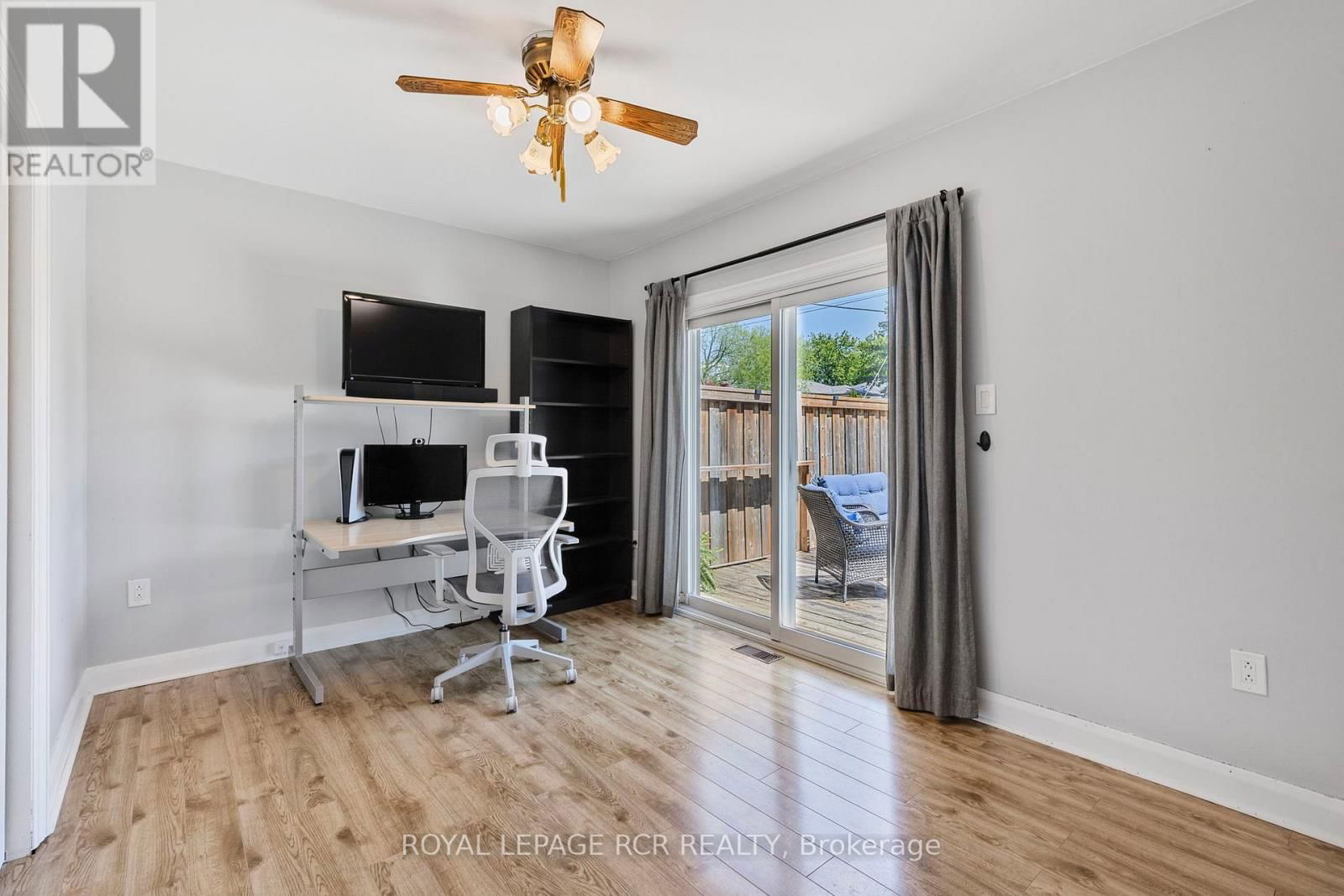 99 THORNTON AVENUE Image 19