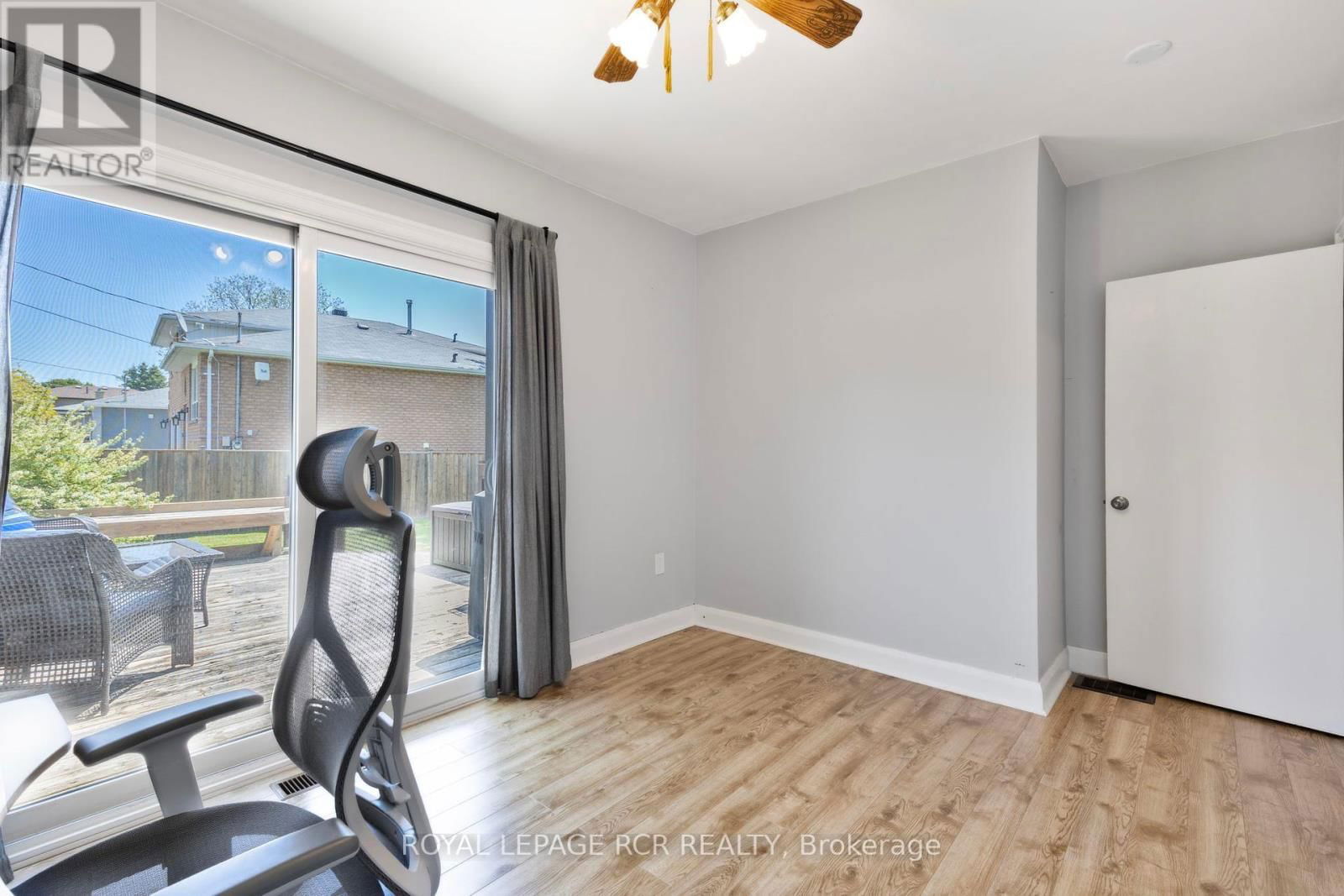 99 THORNTON AVENUE Image 21