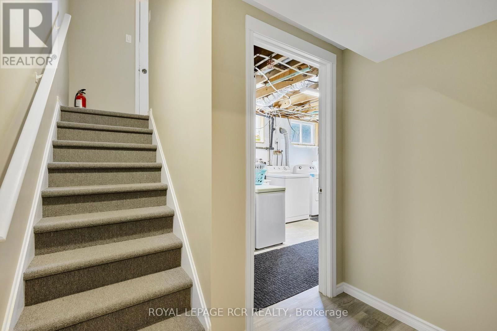 99 THORNTON AVENUE Image 28
