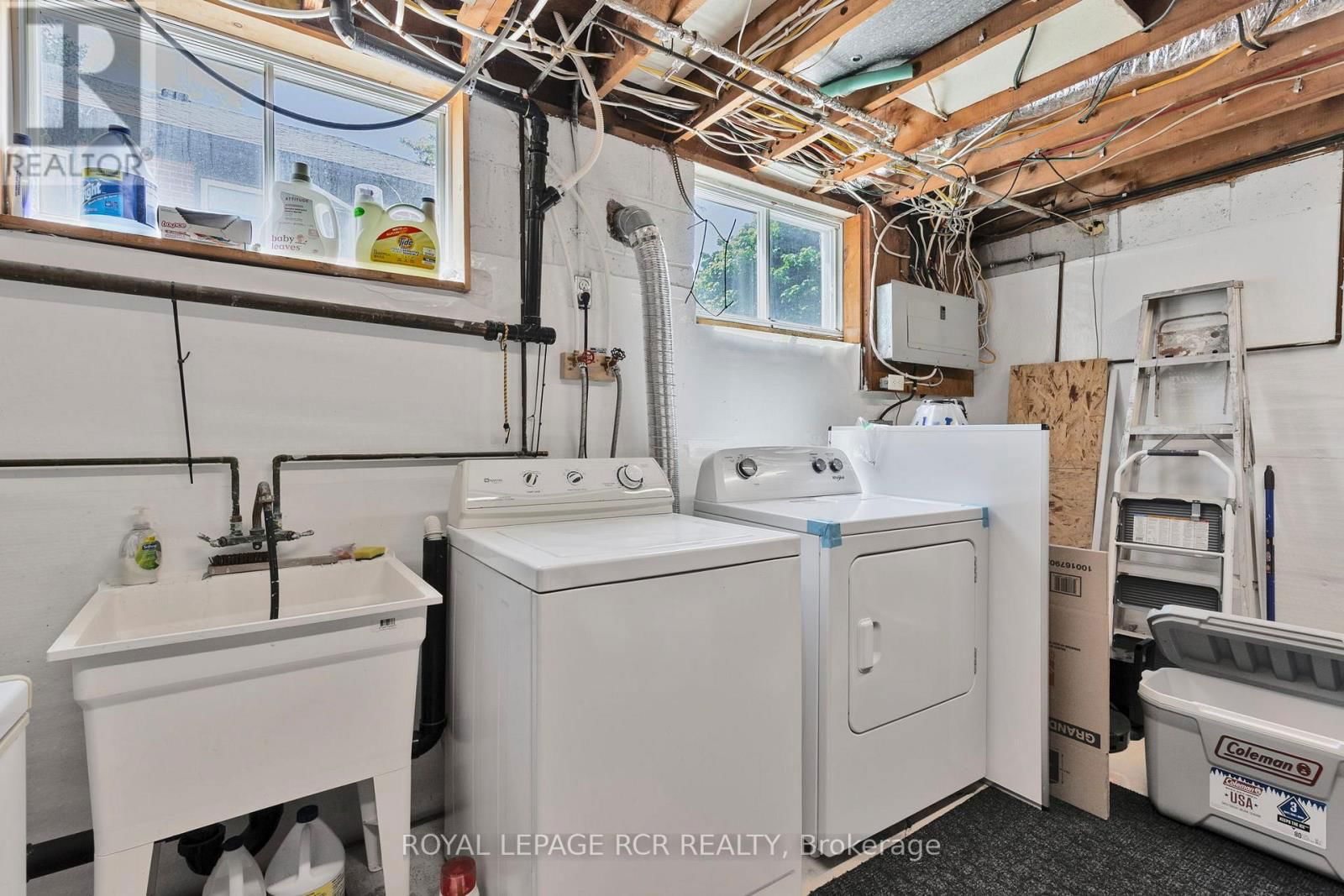 99 THORNTON AVENUE Image 29