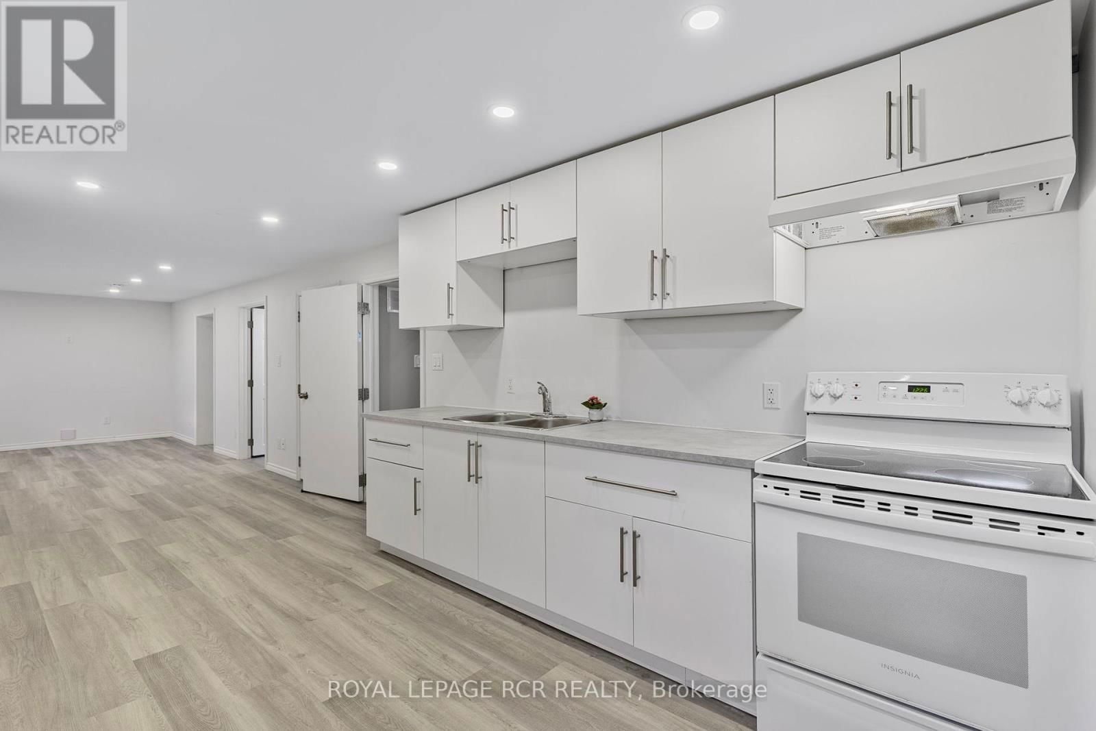 99 THORNTON AVENUE Image 32