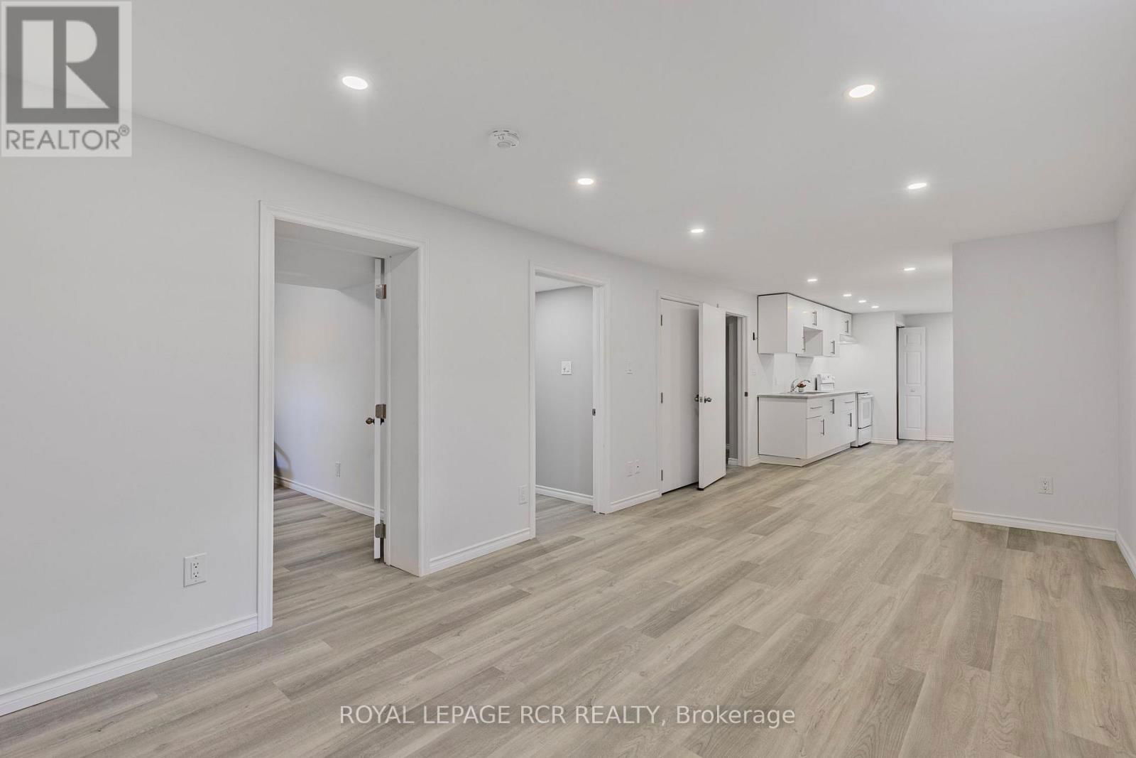 99 THORNTON AVENUE Image 37