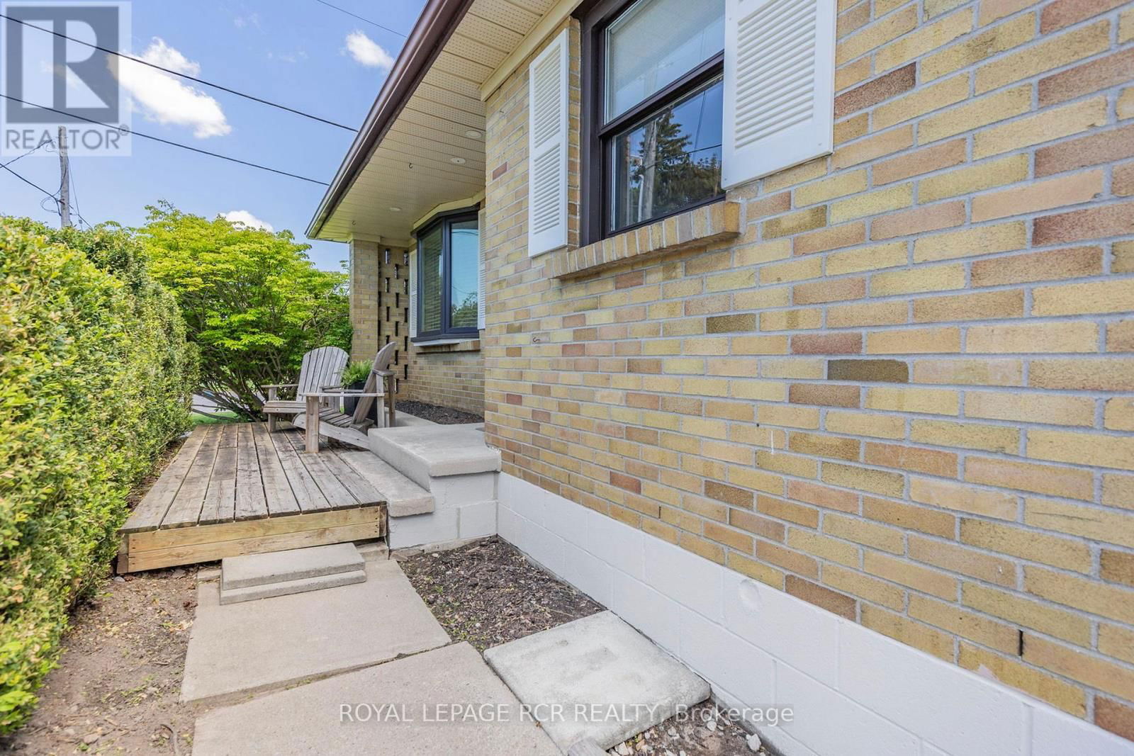 99 THORNTON AVENUE Image 4