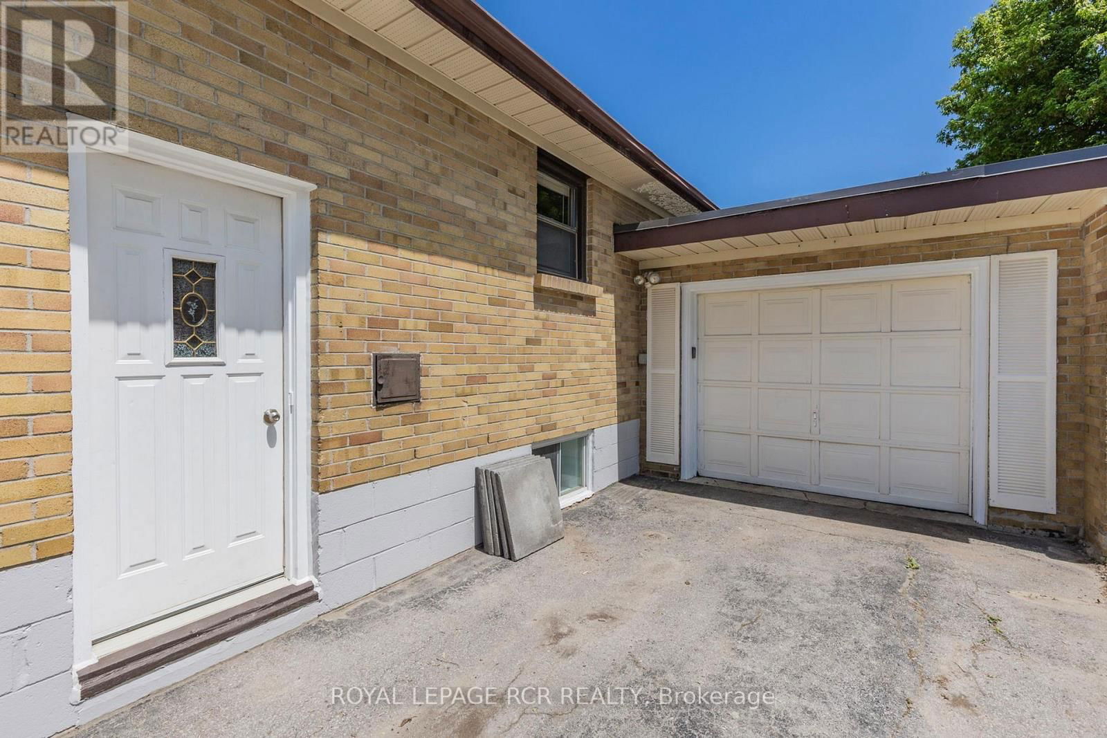 99 THORNTON AVENUE Image 41