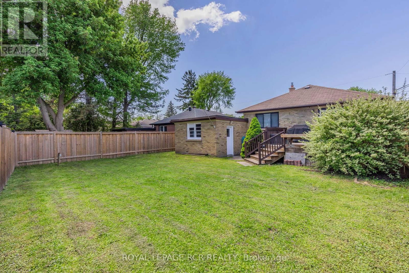 99 THORNTON AVENUE Image 44
