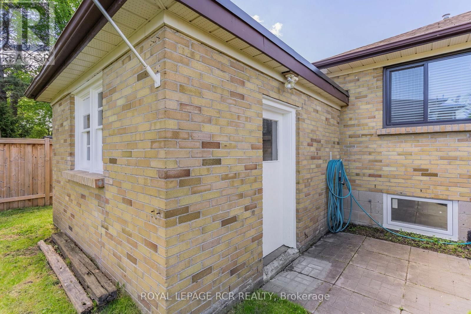 99 THORNTON AVENUE Image 46